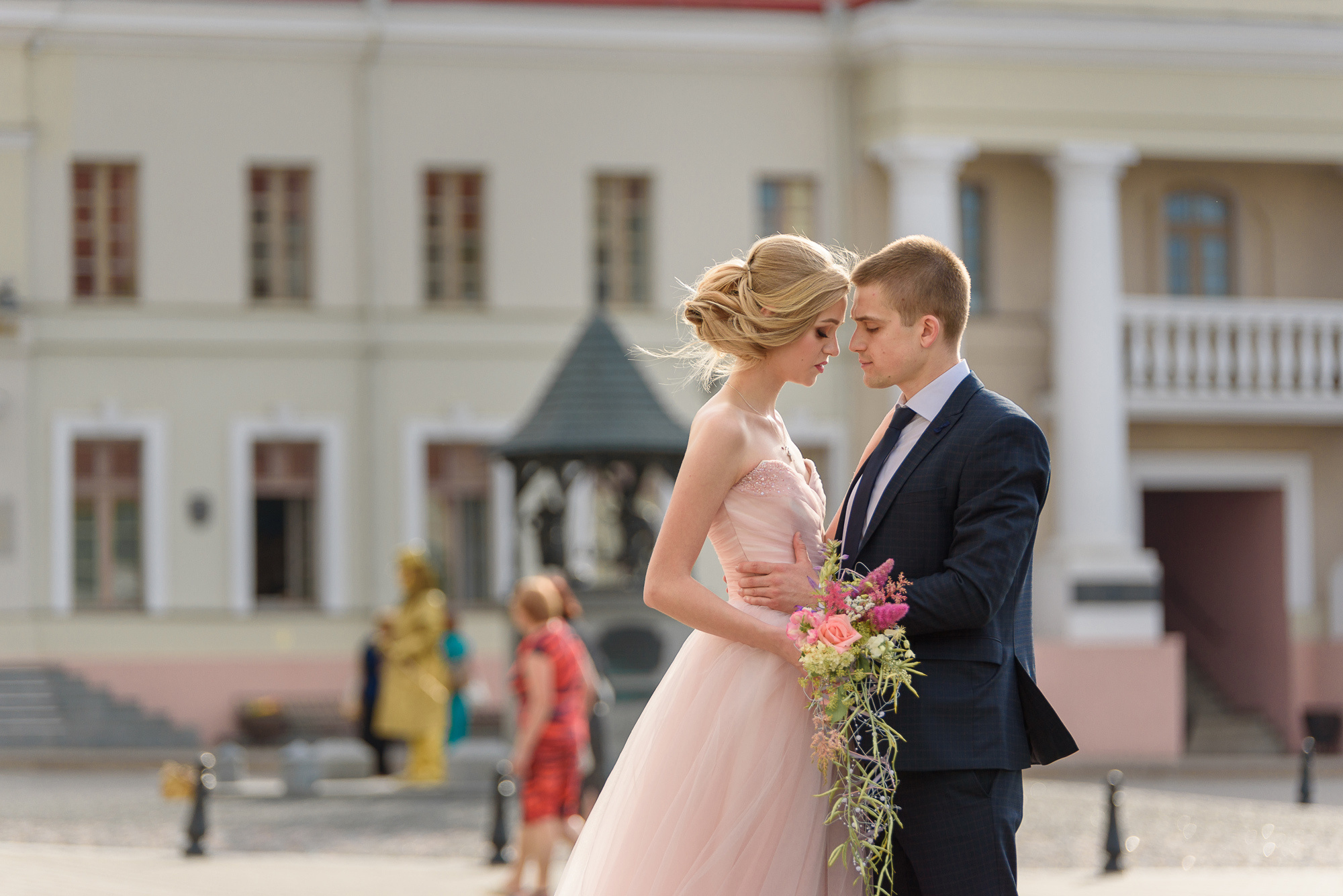 Летняя свадьба с выездной регистрацией. Семейный фотограф и фотограф новорожденных в Вильнюсе Ирина Беленкевич