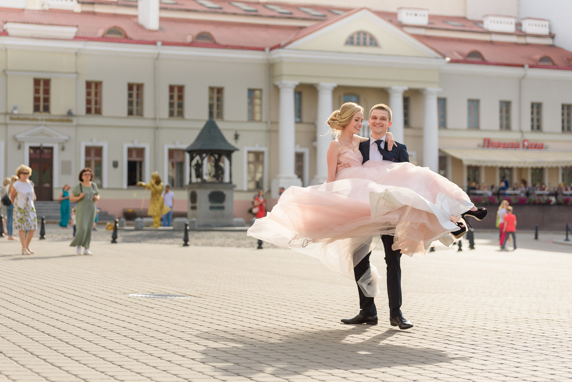 Летняя свадьба с выездной регистрацией. Семейный фотограф и фотограф новорожденных в Вильнюсе Ирина Беленкевич