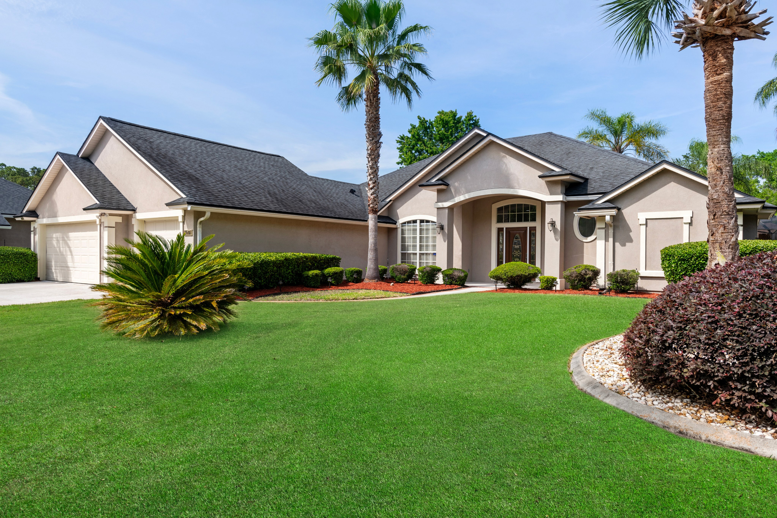 Green Grass // Jaxrealtyvisuals.com