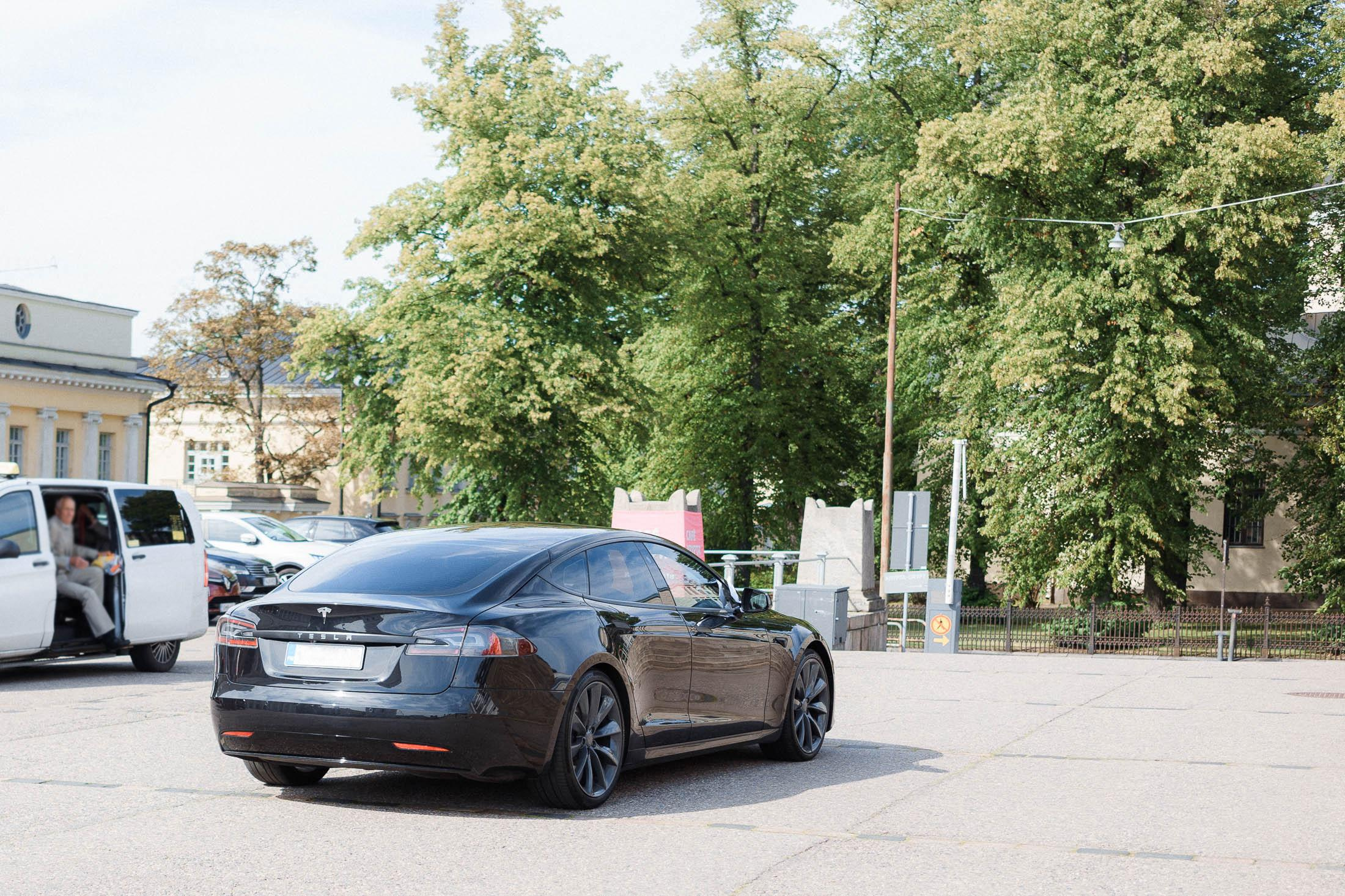 Häät Espoon Kartanossa: Ikimuistoisia hääkuvia Helsingissä ja Espoossa