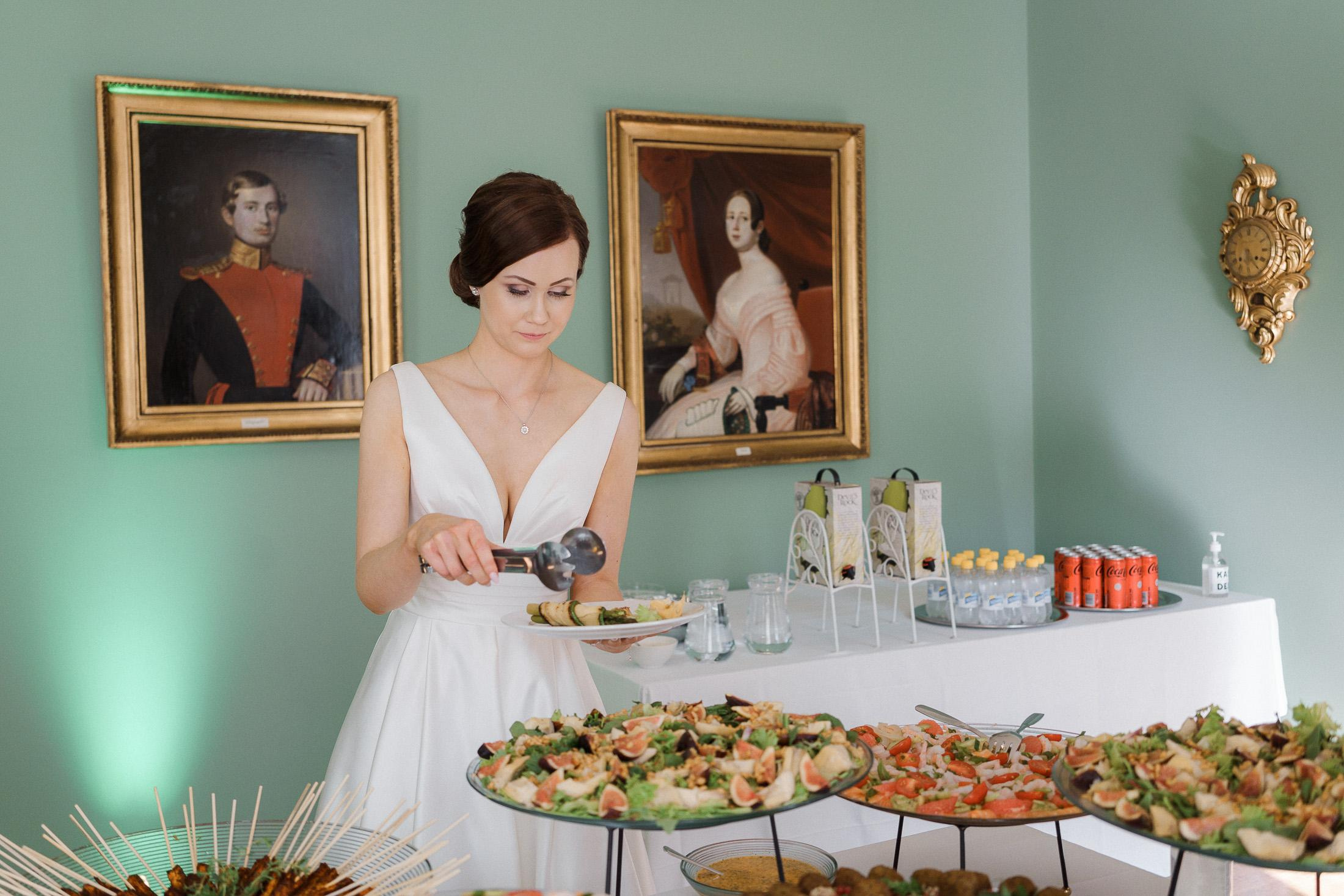 Häät Espoon Kartanossa: Ikimuistoisia hääkuvia Helsingissä ja Espoossa