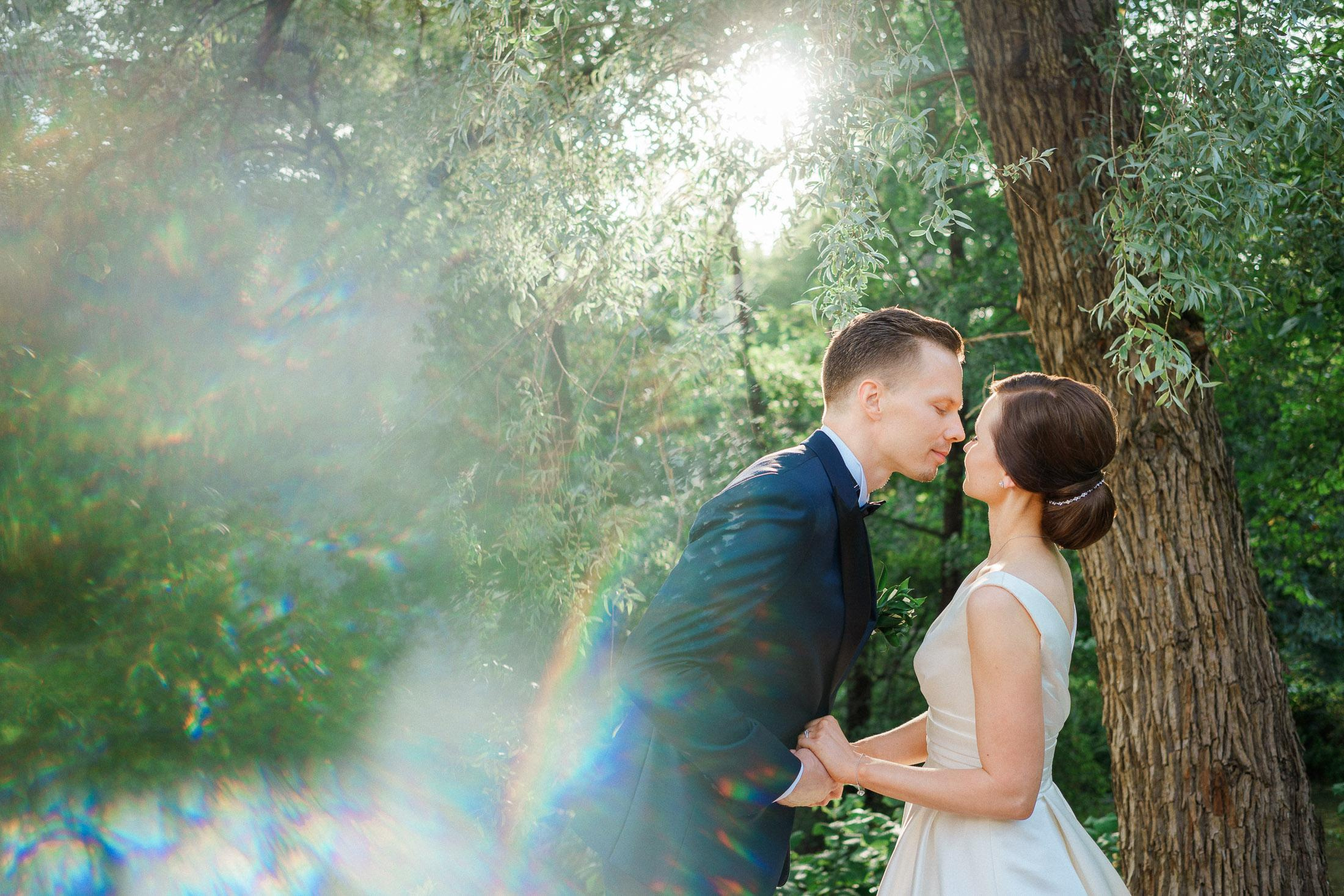 Häät Espoon Kartanossa: Ikimuistoisia hääkuvia Helsingissä ja Espoossa