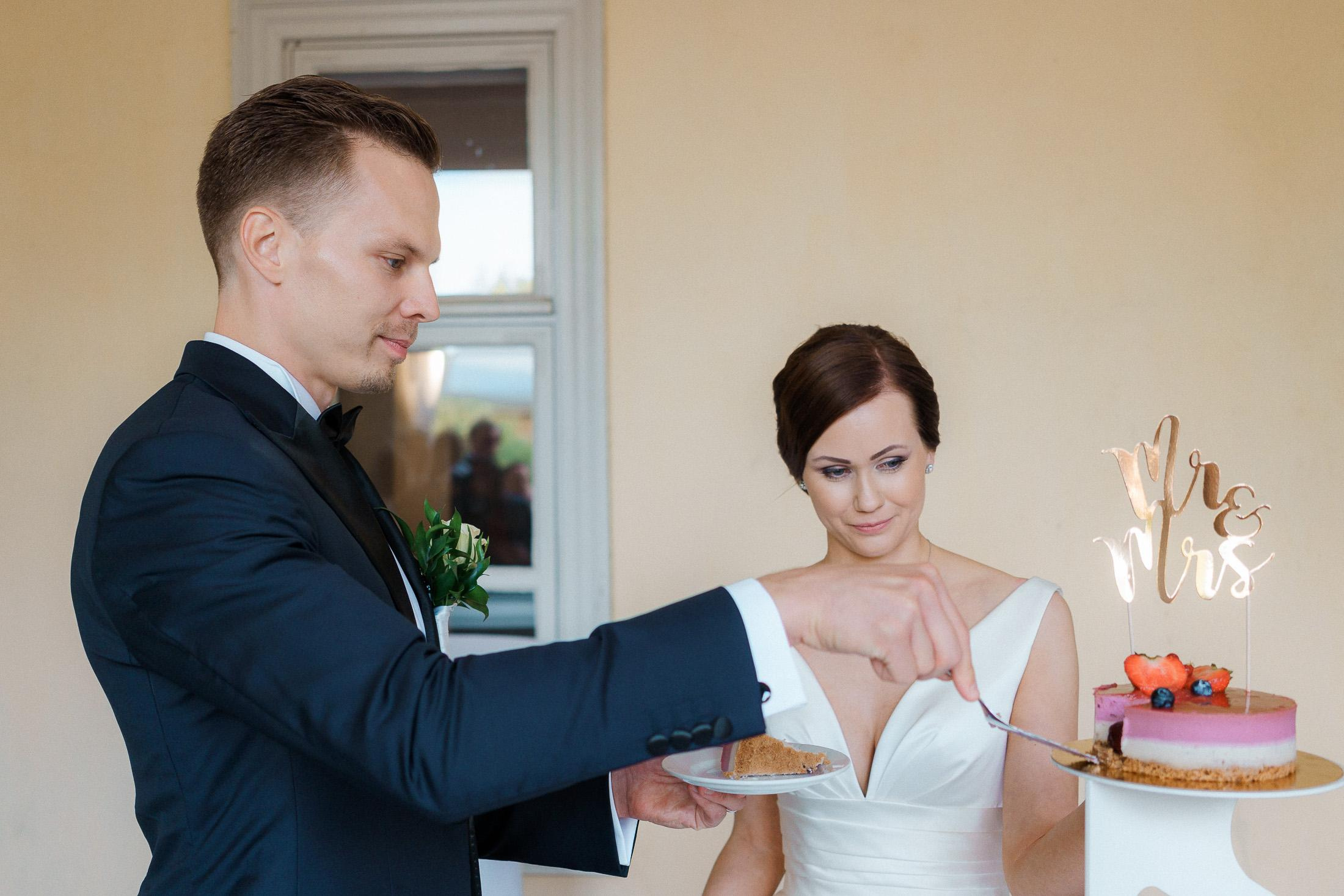 Häät Espoon Kartanossa: Ikimuistoisia hääkuvia Helsingissä ja Espoossa