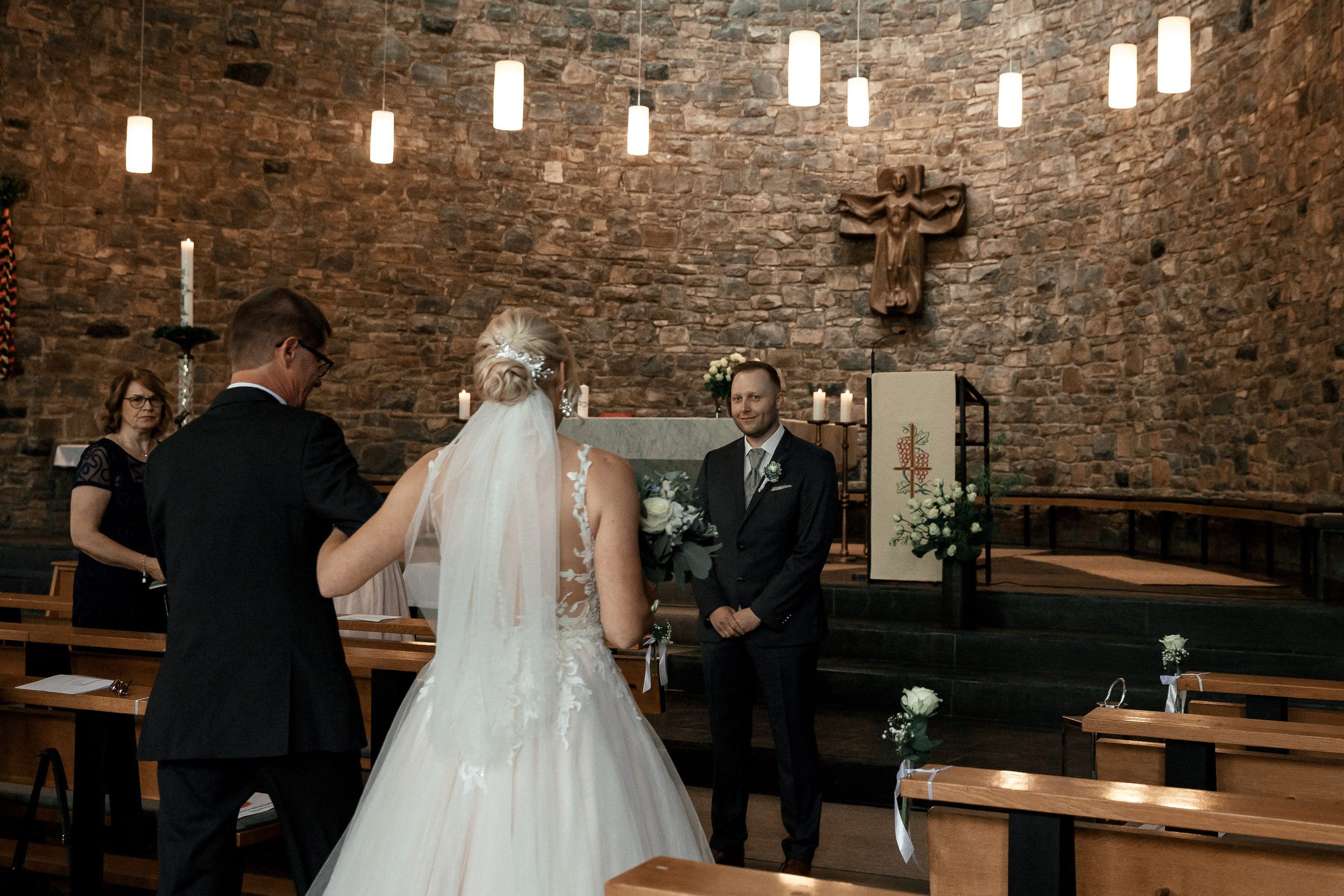 Kirchliche Hochzeit in Herborn. Fotograf NRW aus Wickede Ruhr, Milla Kunst