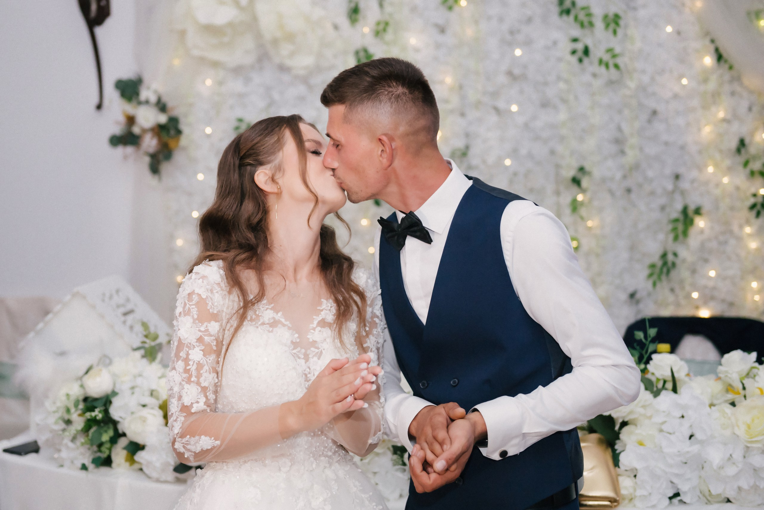 - nunta--fotograf-profesionist-botosani - fotografie-nunta-romantica - imagini-nunta-in-natura-alin-chirila-fotograf - fotografii-cuplu-indragostit-nunta-botosani - sedinta-foto-miri-andrei-iustina-alinofotostudio - amintiri-din-nunta-realizate-de-fotograf-profesionist - povestea-nuntii-andrei-si-iustina-in-imagini-alinofotostudio-fotograf evenimente- evenimente Botoșani -fotograf Suceava - fotograf Iași- servicii foto. servicii foto Botoșani. servicii foto video Botoșani. otograf-nunta-botosani-fotograf nunta. fotograf evenimente. fotograf nunta Botoșani. Alin chirila. Alin chirila fotograf. Alinofotostudio.- servicii foto. servicii foto Botoșani. servicii foto video Botoșani. fotograf nunta. fotograf evenimente. fotograf nunta Botoșani. Alin chirila. Alin chirila fotograf. Alinofotostudio.fotograf stare civilă,poze stare civilă,album foto stare civilă,servicii foto suceava,fotograf evenimente suceava,fotograf nuntă suceava,poze cununie civilă,ședință foto stare civilă,sesiune foto suceava,fotograf profesionist suceava,fotograf botosani,stare civila botosani,alinofotostudio,alin chirila fotograf.servicii foto. servicii foto Botoșani. servicii foto video Botoșani. fotograf nunta. fotograf evenimente. fotograf nunta Botoșani. Alin chirila. Alin chirila fotograf. Alinofotostudio.fotograf stare civilă,poze stare civilă,album foto stare civilă,servicii foto suceava,fotograf evenimente suceava,fotograf nuntă suceava,poze cununie civilă,ședință foto stare civilă,sesiune foto suceava,fotograf profesionist suceava,fotograf botosani,stare civila povestitor prin fotografiebotosani,alinofotostudio,alin chirila fotograf,servicii foto. servicii foto Botoșani. servicii foto video Botoșani. fotograf nunta. fotograf evenimente. fotograf nunta Botoșani. Alin chirila. Alin chirila fotograf. Alinofotostudio.fotograf stare civilă,poze stare civilă,album foto stare civilă,servicii foto suceava,fotograf evenimente suceava,fotograf nuntă suceava,poze cununie civilă,ședință foto stare civilă,sesiune foto suceava,fotograf profesionist suceava,fotograf botosani,stare civila botosani,alinofotostudio,alin chirila fotograf,cununie religioasă botoșani,andreea și neculai,capela militară botoșani,foto conacul zăicești,fotograf nuntă botoșani,fotograf cununie religioasă,foto evenimente botoșani,poze cununie capela militară,ședință foto zăicești,fotograf profesionist botoșaniMire și mireasă – Sergiu & Liliana – ziua nunții, 2024 - Emoții în ziua nunții – Sergiu și Liliana - Dansul mirilor – fotografie artistică nuntă 2024 - Sedinta foto romantică în natură – Sergiu & Liliana - Rochia de mireasă și detalii de nuntă elegan-Album de cununie civilă Florin și Anda – Fotografii profesionale realizate de Alin Chirilă în Botoșani -fotograf prin fotografie-Ședință foto Trash the Dress pe muntele Rarău cu Iulian și Iuliana – fotografie de cuplu, natură montană, emoție autentică surprinsă de Alin Chirilă, povestitor prin fotografie.- "Iulian și Iuliana pe crestele Rarăului – fotografie Trash the Dress în natură" - "Cuplu îmbrățișat la apus pe muntele Rarău – ședință foto după nuntă" - "Rochie de mireasă în vânt pe munte – Trash the Dress Rarău-1. Iulian și Iuliana pe muntele Rarău – ședință foto Trash the Dress în natură, cu peisaj montan spectaculos 2. Cuplu în îmbrățișare pe Rarău – emoție autentică surprinsă după nuntă 3. Rochie de mireasă în bătaia vântului – fotografie artistică Trash the Dress în munți 4. Mire și mireasă privind spre orizont – dragoste și libertate pe muntele Rarău 5. Iuliana zâmbind în rochia de mireasă – portret în natură, Trash the Dress 6. Iulian ținându-și mireasa de mână – ședință foto romantică pe munte 7. Detaliu cu rochia pe stâncă – estetică naturală Trash the Dress Rarău 8. Cuplu în mers pe poteca Rarăului – fotografie simbolică de după nuntă 9. Apus de soare pe Rarău în spatele mirilor – imagine de poveste Trash the Dress 10. Iulian și Iuliana râzând împreună – momente autentice surprinse de Alin Chirilă, povestitor prin fotografie-fotograf-nunta-cerbu-botosan trash-the-dress-botosani Alin Chirilă Fotograf – fotograf de nuntă Botoșani-fotograf nuntă Botoșani-fotograf nuntă Cerbu Botoșani-fotograf profesionist nuntă Botoșani-fotografie de nuntă Botoșani-fotograf evenimente Botoșani-fotograf nuntă Moldova-fotograf trash the dress Botoșani - fotograf pregătirea mirilor Botoșani -fotograf ceremonie religioasă nuntă-fotograf petrecere nuntă Botoșani- fotograf nuntă Botoșani pregătirea mirelui- pregătirea mirelui fotografie nuntă Cerbu Botoșani-fotograf nuntă Botoșani pregătirea miresei -mireasă pregătiri nuntă Cerbu Botoșani-fotograf nuntă Botoșani nașii mirilor-ceremonie religioasă nuntă Cerbu Botoșani-fotograf nuntă Botoșani ceremonie religioasă biserică-petrecere nuntă Cerbu Botoșani invitați dans-fotograf nuntă Botoșani petrecere restaurant-ședință foto trash the dress-fotograf trash the dress Botoșani ședință foto după nuntă-Fotograf nuntă Botoșani – galerie foto reală de la evenimente