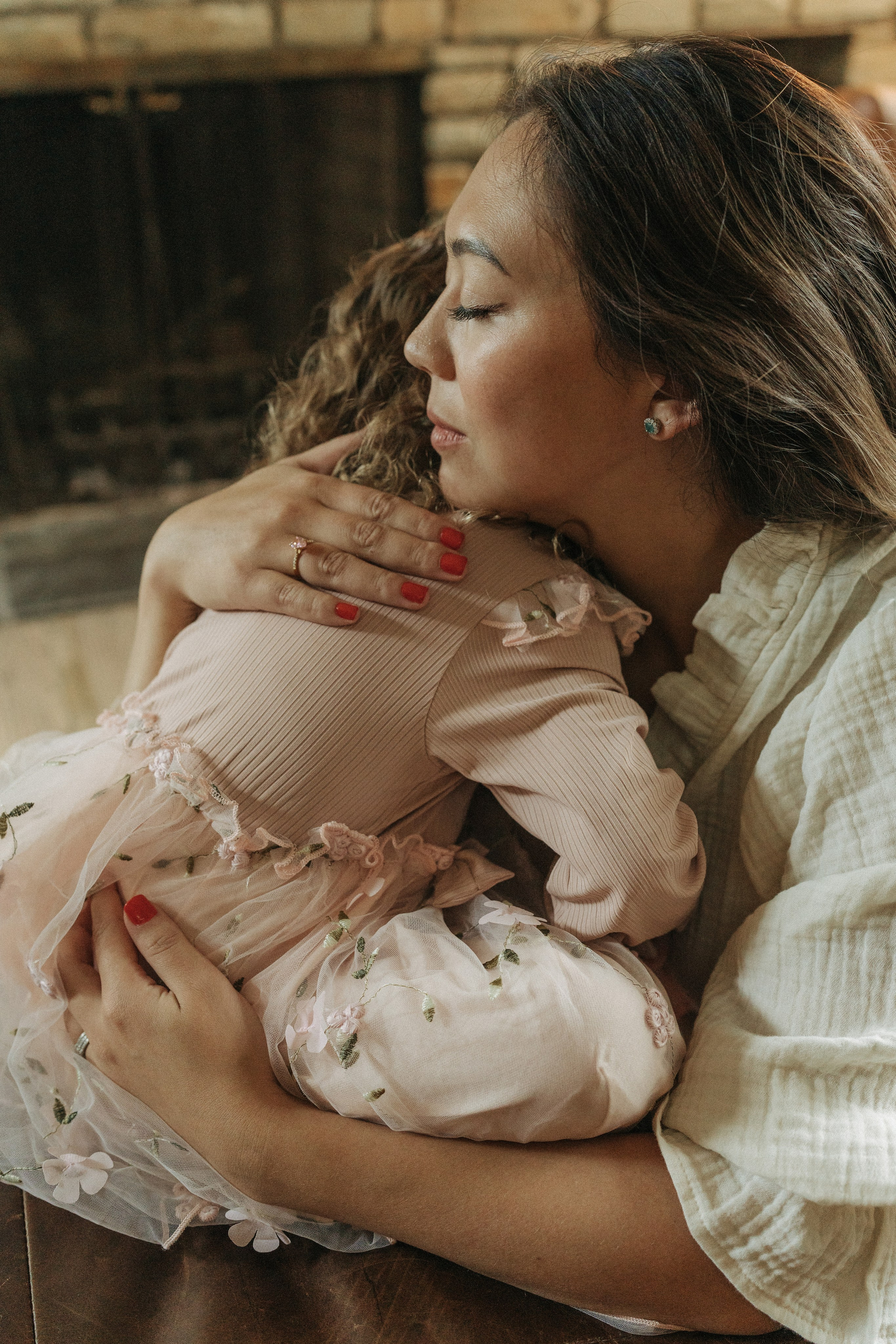 Newborn Photography with Parents – Gentle & Loving Moments. Alisa Tant — Family and newborn photographer Bucks County, Montgomery county, Philadelphia, NJ