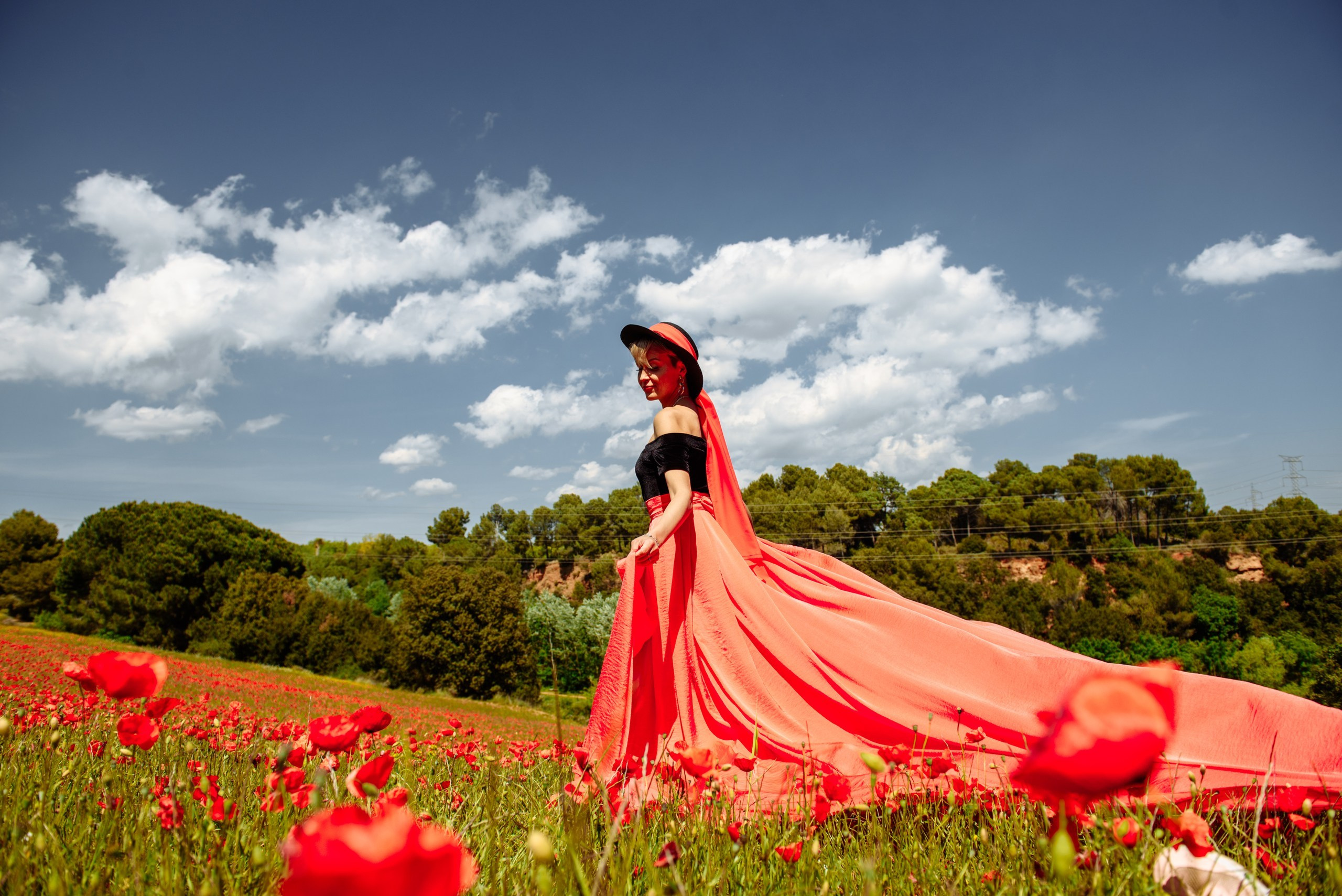 Olga Campos flores rojos. Фотограф Екатерина Гасанова — фотосессии в Барселоне