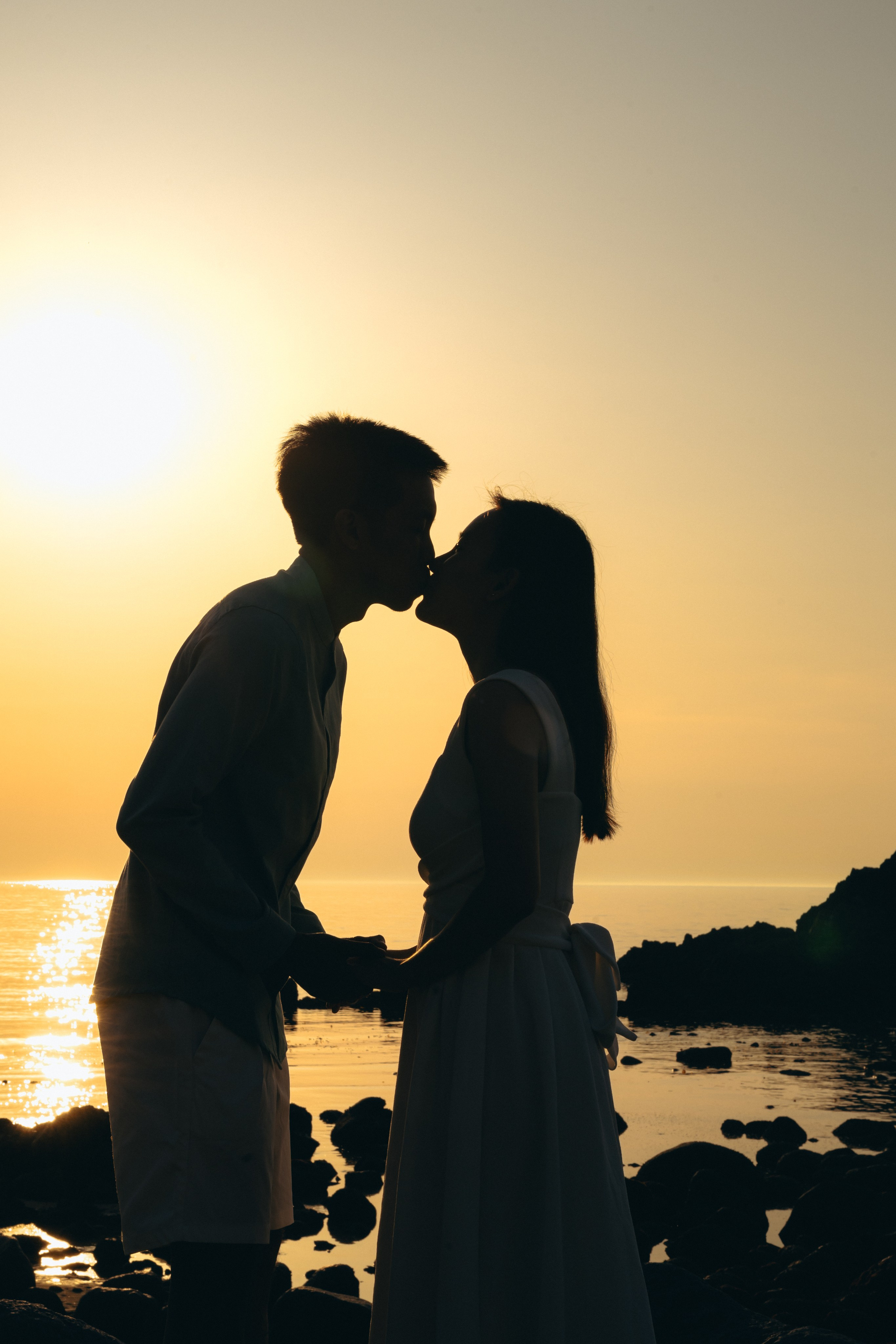 Fukuoka Couple Photoshoot: Roses, Totoro Forest & Sunset Love Story