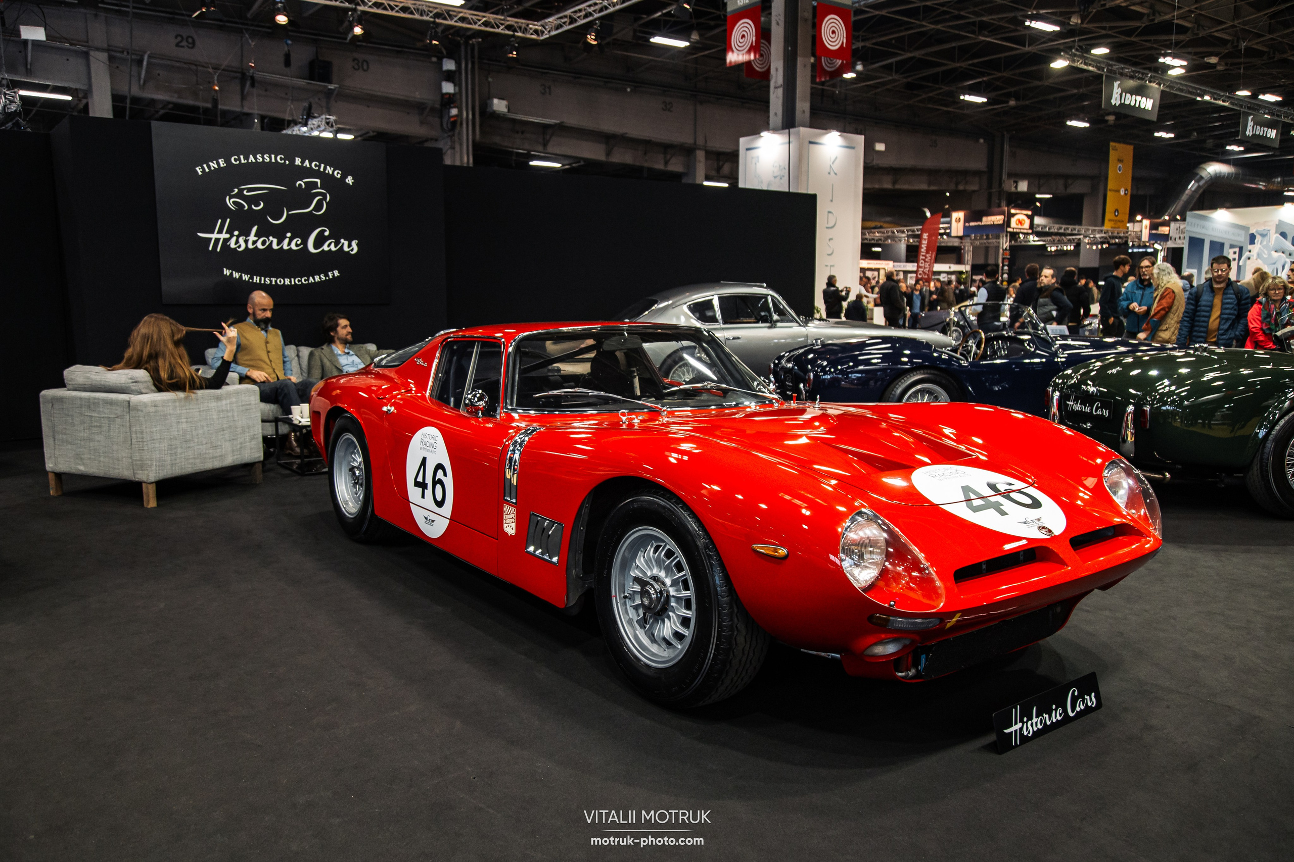 Retromobile 2023. Photographe de voitures à Paris — Vitalii Motruk