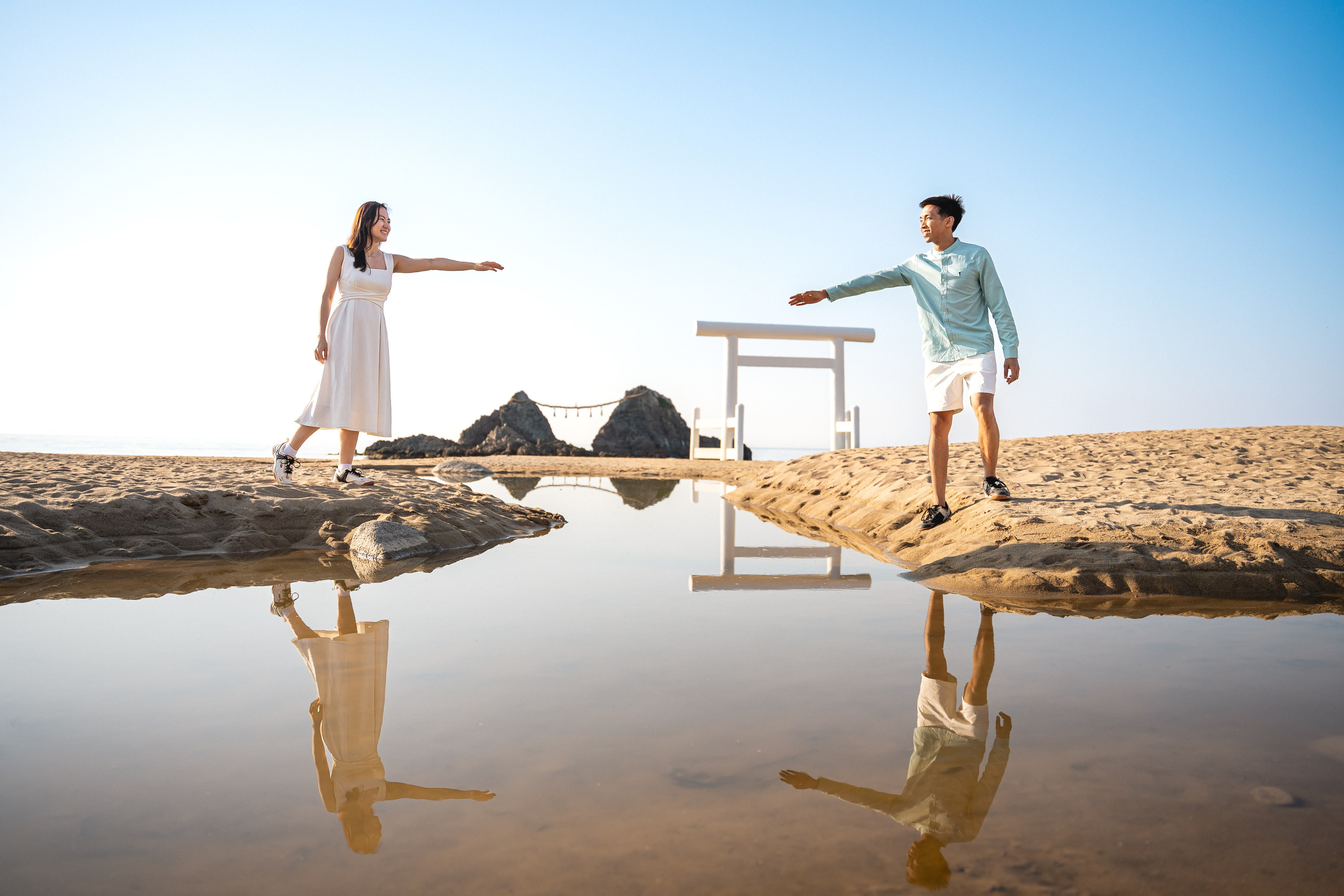 Fukuoka Couple Photoshoot: Roses, Totoro Forest & Sunset Love Story