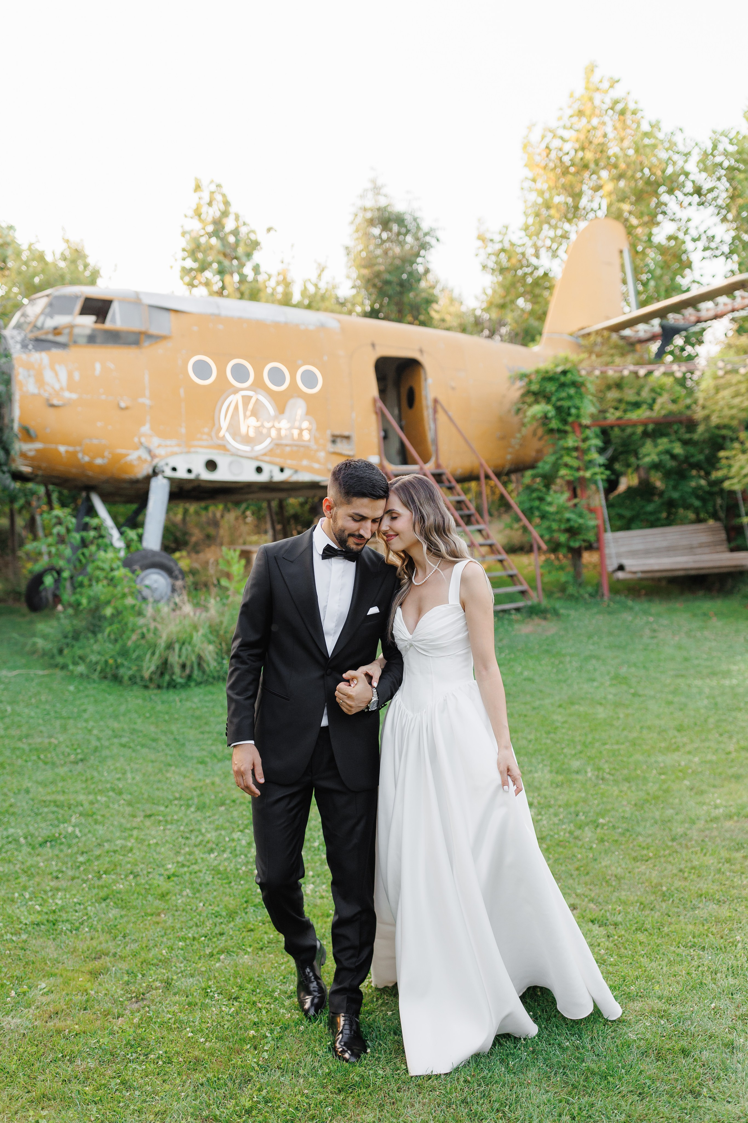 Wedding Photographer in Bucharest — Manu Ivanciu