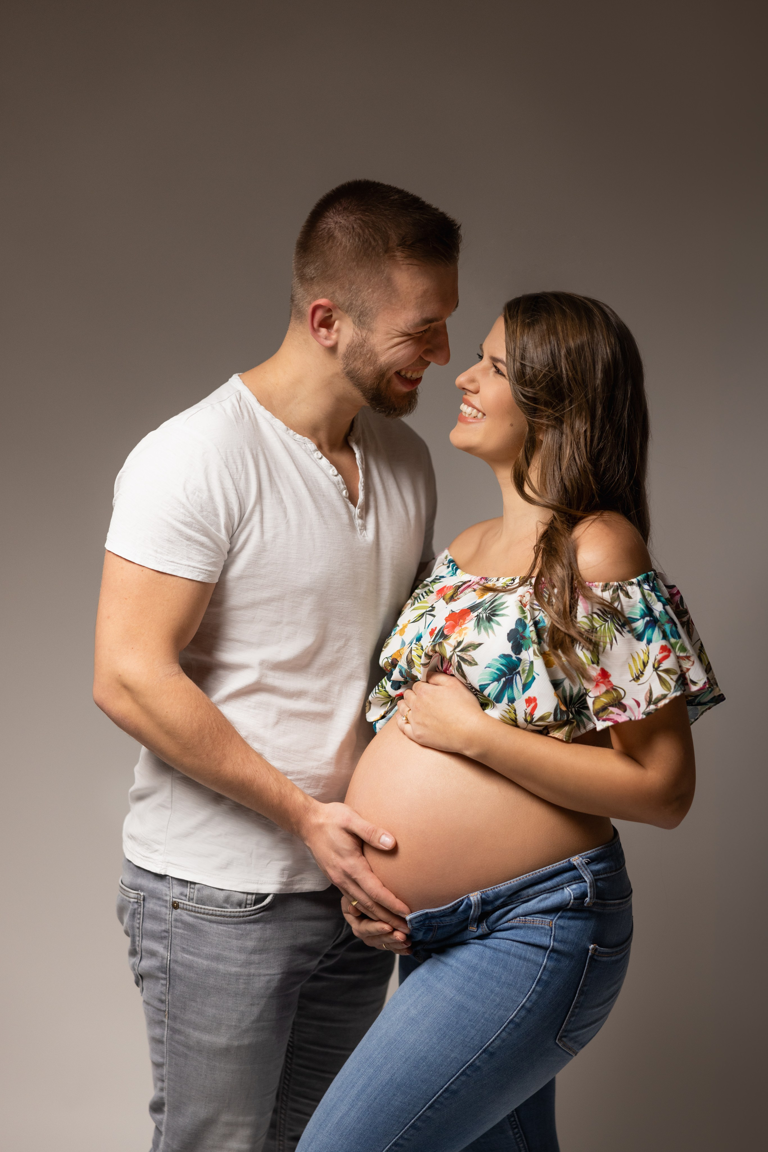 Babybauchshooting. Neugeborenenfotografie Pforzheim Katharina Jozic