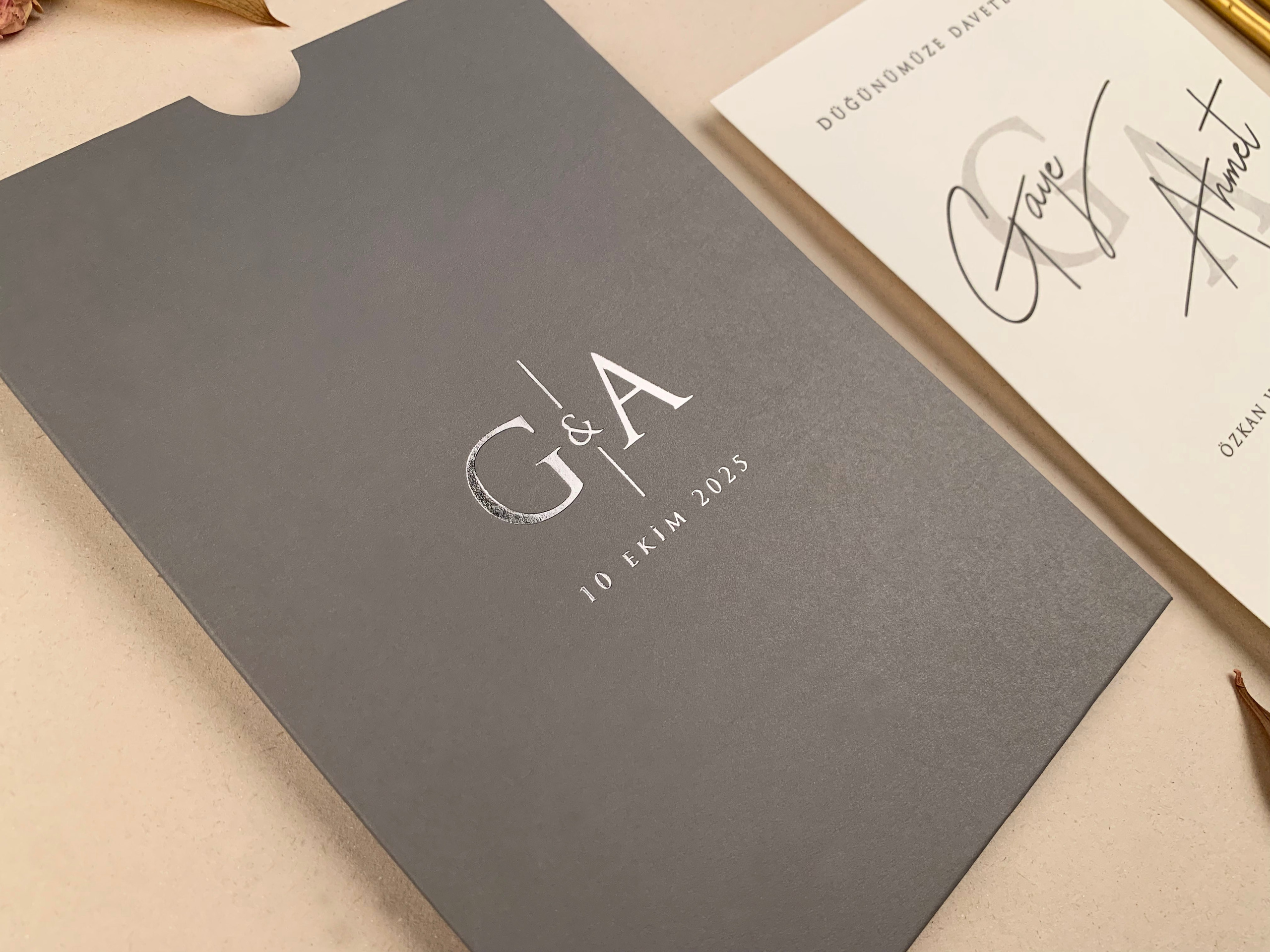 - invitații nuntă  - modele invitații nuntă  - invitații nuntă 2025  - invitații de nuntă elegante  - invitații de nuntă personalizate  - invitații nuntă online  - invitații nuntă handmade  - catalog invitații nuntă  - invitații originale nuntă  - invitații de nuntă moderne  - invitații nuntă vintage  - invitații nuntă rustice  - invitații nuntă clasice  - design invitații nuntă  - invitații de nuntă cu tematică.- invitații nuntă florale  - invitații nuntă boho  - invitații nuntă aurii  - invitații nuntă minimaliste  - invitații nuntă cu sigiliu  - invitații nuntă cu acuarelă  - invitații nuntă cu fotografie  - invitații nuntă cu inițiale  - invitații nuntă elegante alb-negru  - invitații nuntă cu hârtie texturată  - invitații nuntă cu decupaj laser  - invitații nuntă cu flori uscate. - print invitații nuntă  - invitații nuntă personalizate cu numele mirilor  - invitații nuntă cu plic inclus  - invitații nuntă cu cartolină dublă  - invitații nuntă calitate premium  - invitații nuntă ieftine  - invitații nuntă rapide.- invitații nuntă România  - invitații nuntă București / Botoșani . Iași suceava- invitații nuntă cu livrare în țară  - invitații nuntă online România.- „Invitație de nuntă elegantă cu design floral și plic crem”  - „Model de invitație de nuntă vintage cu sigiliu de ceară”  - „Set complet invitații de nuntă personalizate cu inițialele mirilor”  - „Invitație de nuntă modernă cu design minimalist și text negru pe fundal alb”  - „Invitație de nuntă rustică pe hârtie kraft cu șnur de iută”  - „Invitație de nuntă cu decupaj laser și detalii aurii” - „Invitație de nuntă în stil boho cu imprimeu floral colorat”  - „Invitație romantică de nuntă cu flori uscate și panglică din satin”  - „Invitație de nuntă clasică cu monogramă și font caligrafic”  - „Invitație de nuntă în stil glamour cu folie aurie și text embosat”- „Model de invitație de nuntă 2025 cu design elegant și font modern”  - „Cele mai noi invitații de nuntă 2025 – stil floral, sofisticat”