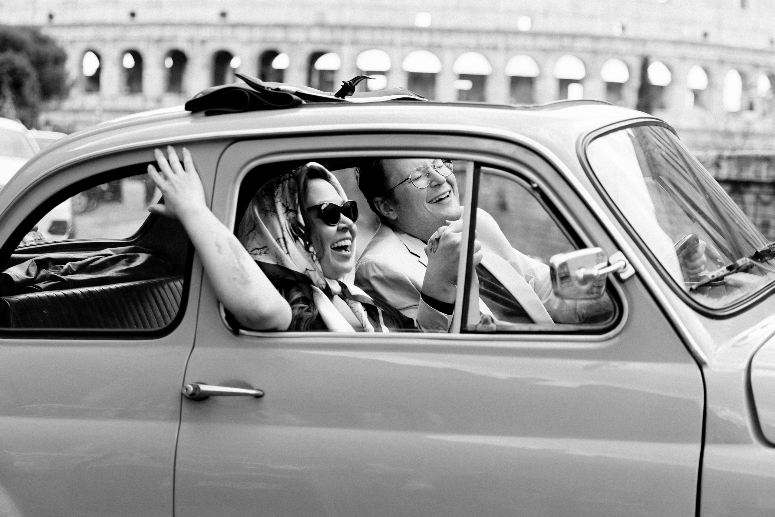 Photoshoot with Fiat 500 Vintage and Vespa. Photographer in Rome