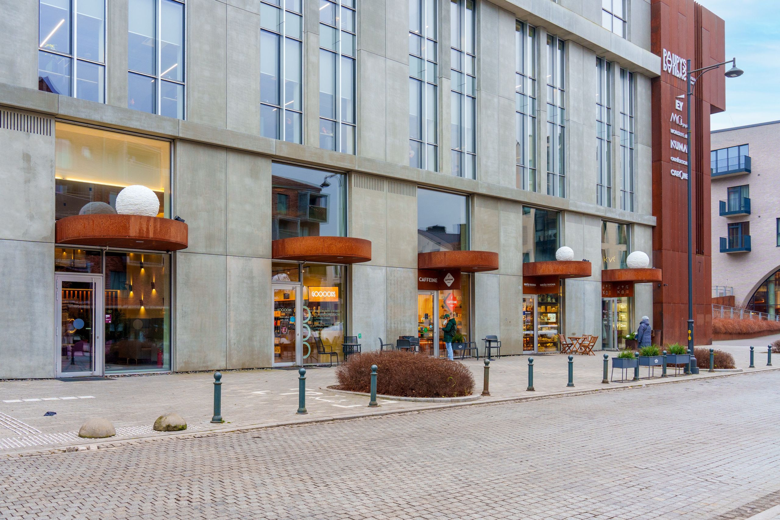 Fotosesija. Komercinės Patalpos Aukštaičių g. 7, Vilnius | Nuoma Biurui ar Parduotuvei. Elina Sapiega fotografė Vilniuje