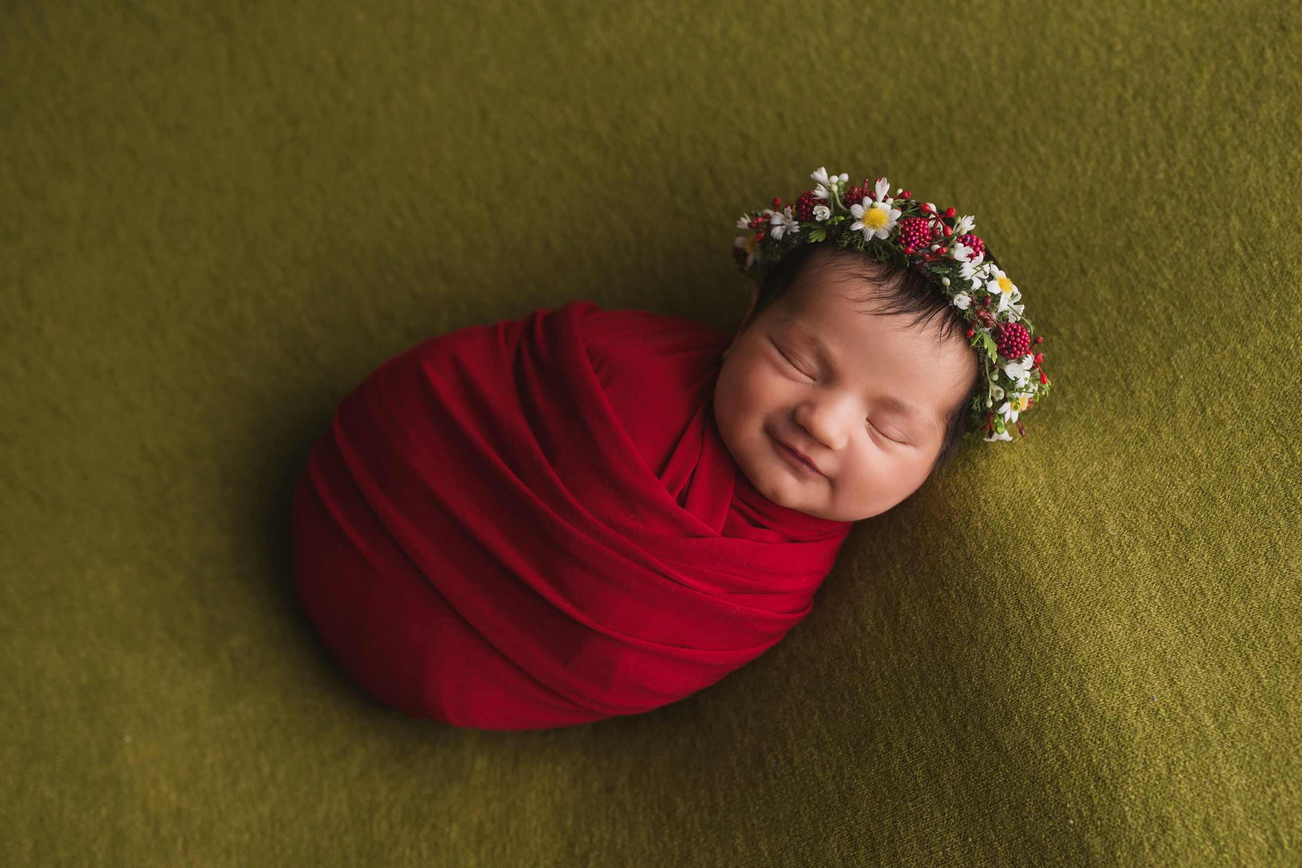 A Sweet Little Strabbery. Ottawa Newborn and Baby Newborn Photographer Elena Helali