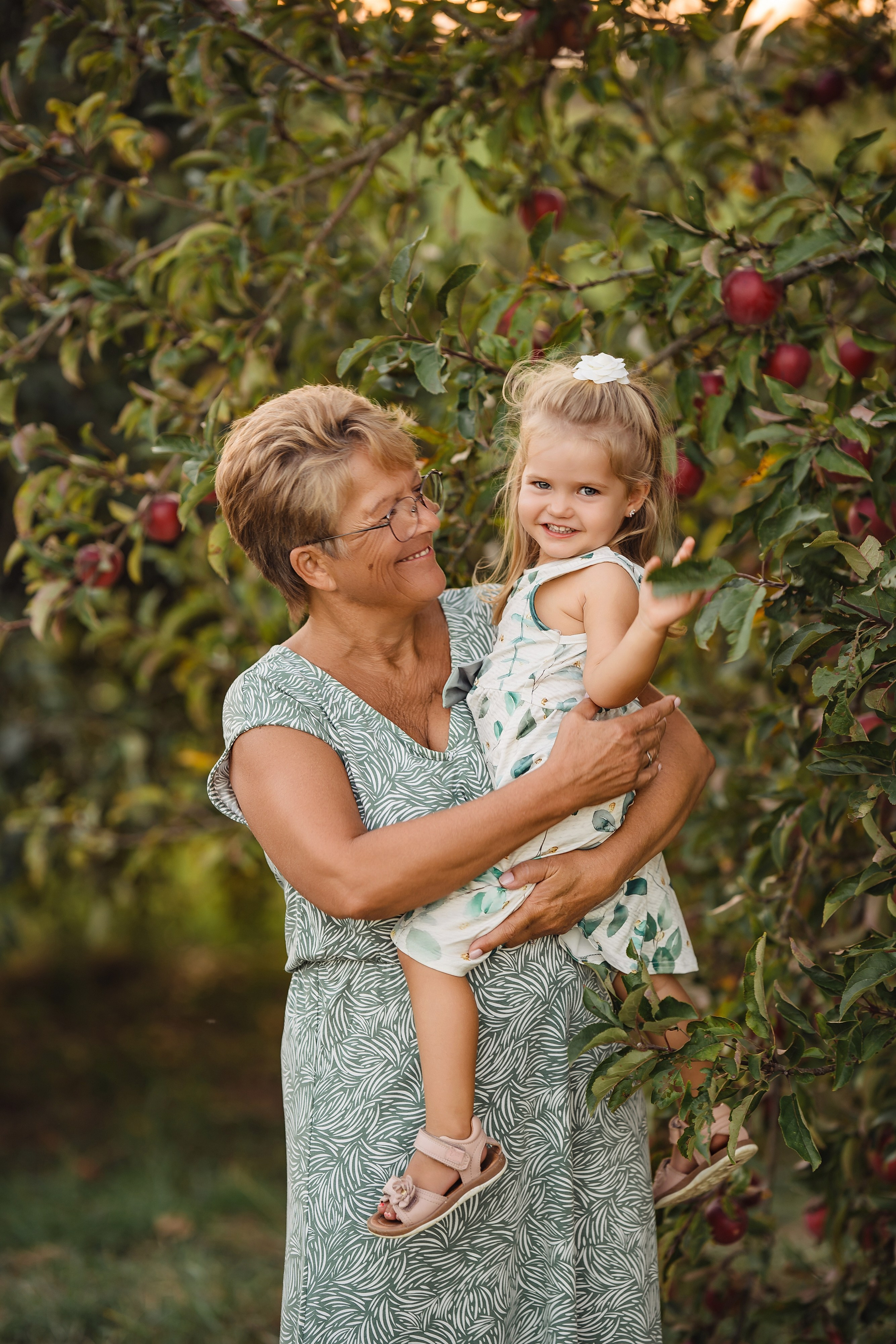 Großelternliebe hoch 4. Portraitfotografie in Gründau Elena Ohnstedt