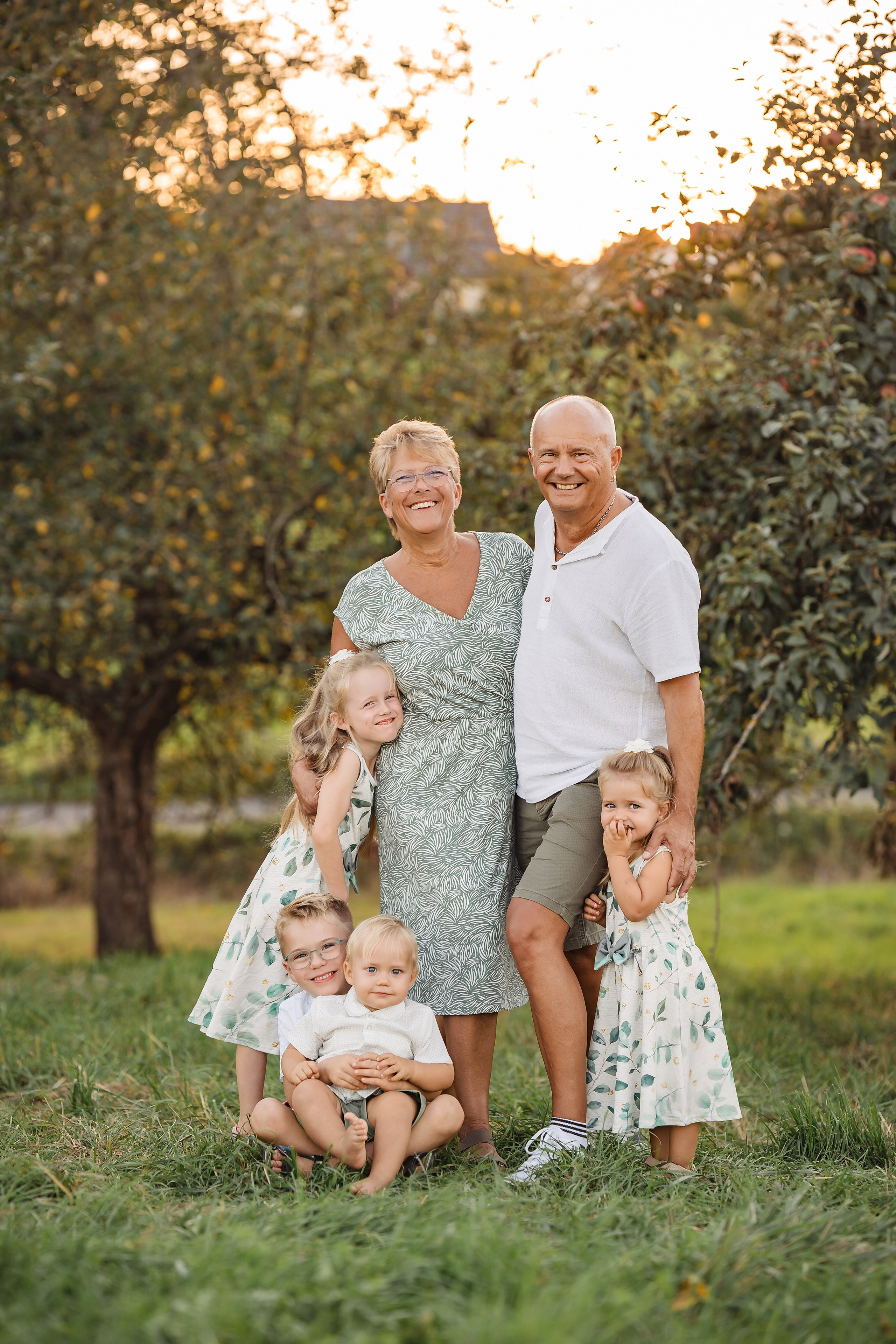 Großelternliebe hoch 4. Portraitfotografie in Gründau Elena Ohnstedt