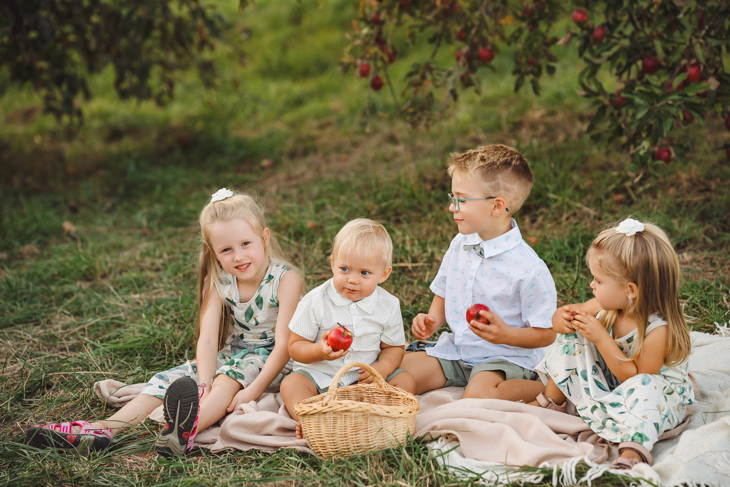 Großelternliebe hoch 4. Portraitfotografie in Gründau Elena Ohnstedt
