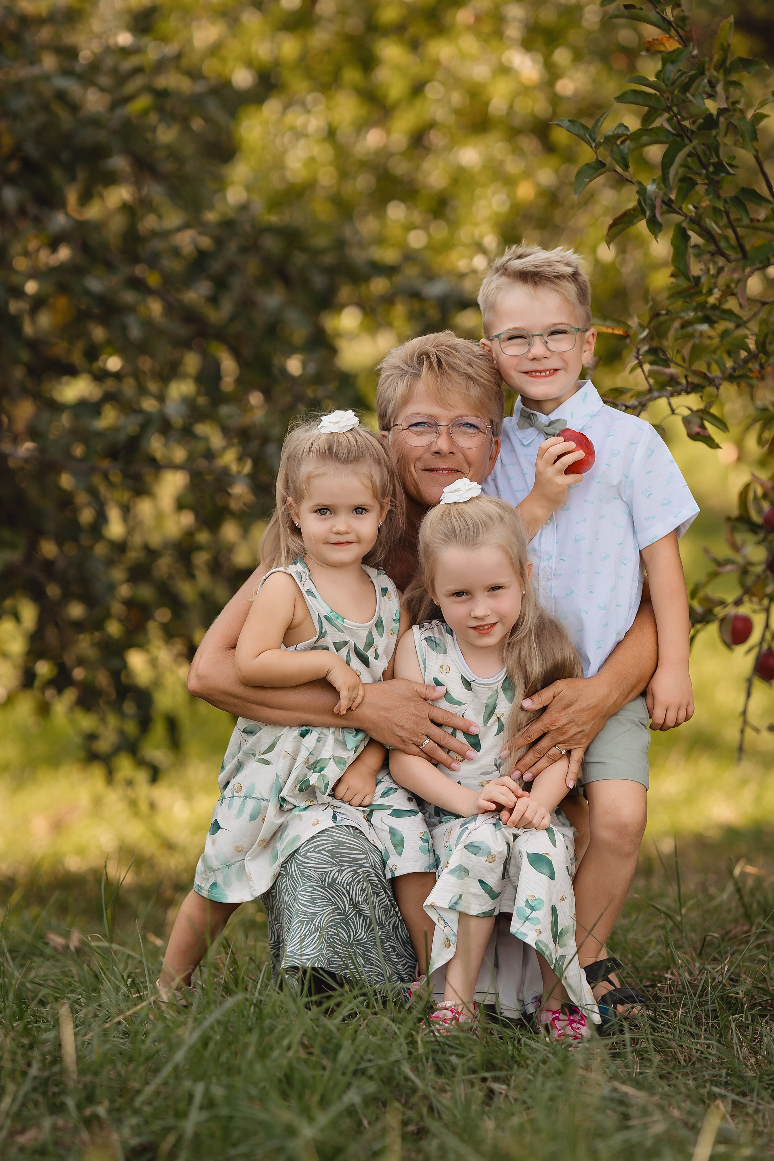 Großelternliebe hoch 4. Portraitfotografie in Gründau Elena Ohnstedt