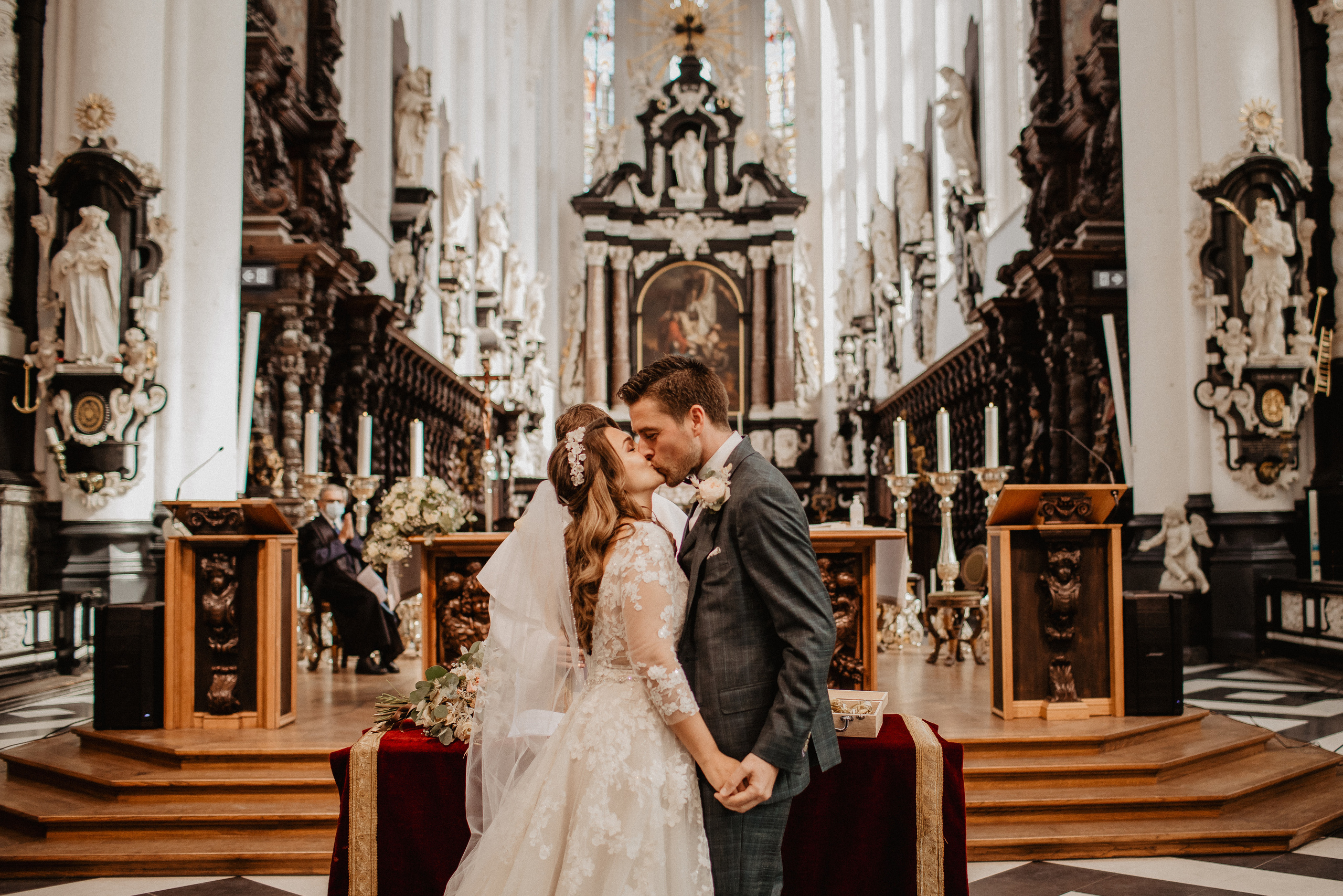 Samantha + Joris | “But we know better”. Iceland elopement photographer & videographer