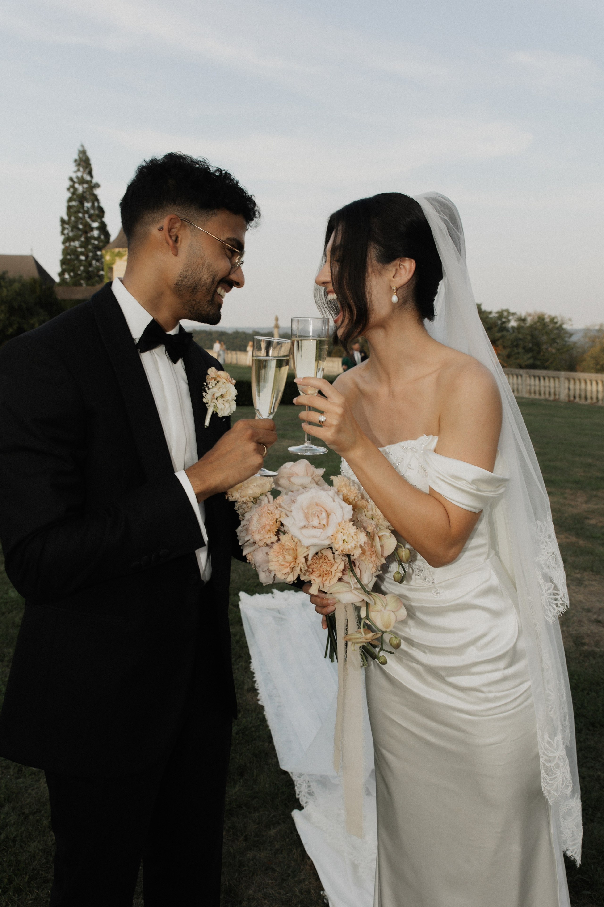 Elegant Castle Wedding in Austria | Alwin & Ruth’s Fairytale Celebration. Wedding photographer and videographer based in Timisoara, Romania