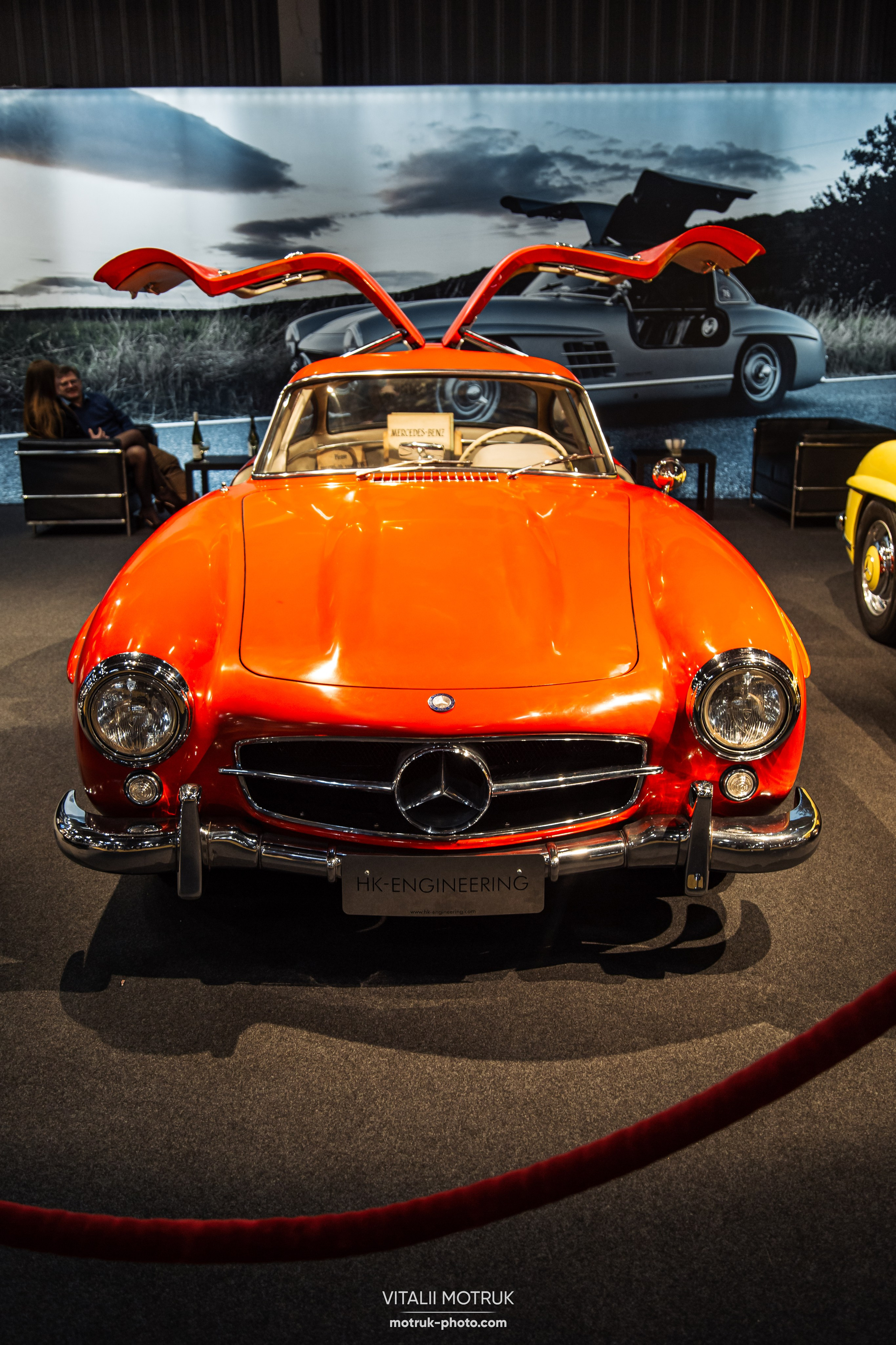 Retromobile 2023. Photographe de voitures à Paris — Vitalii Motruk