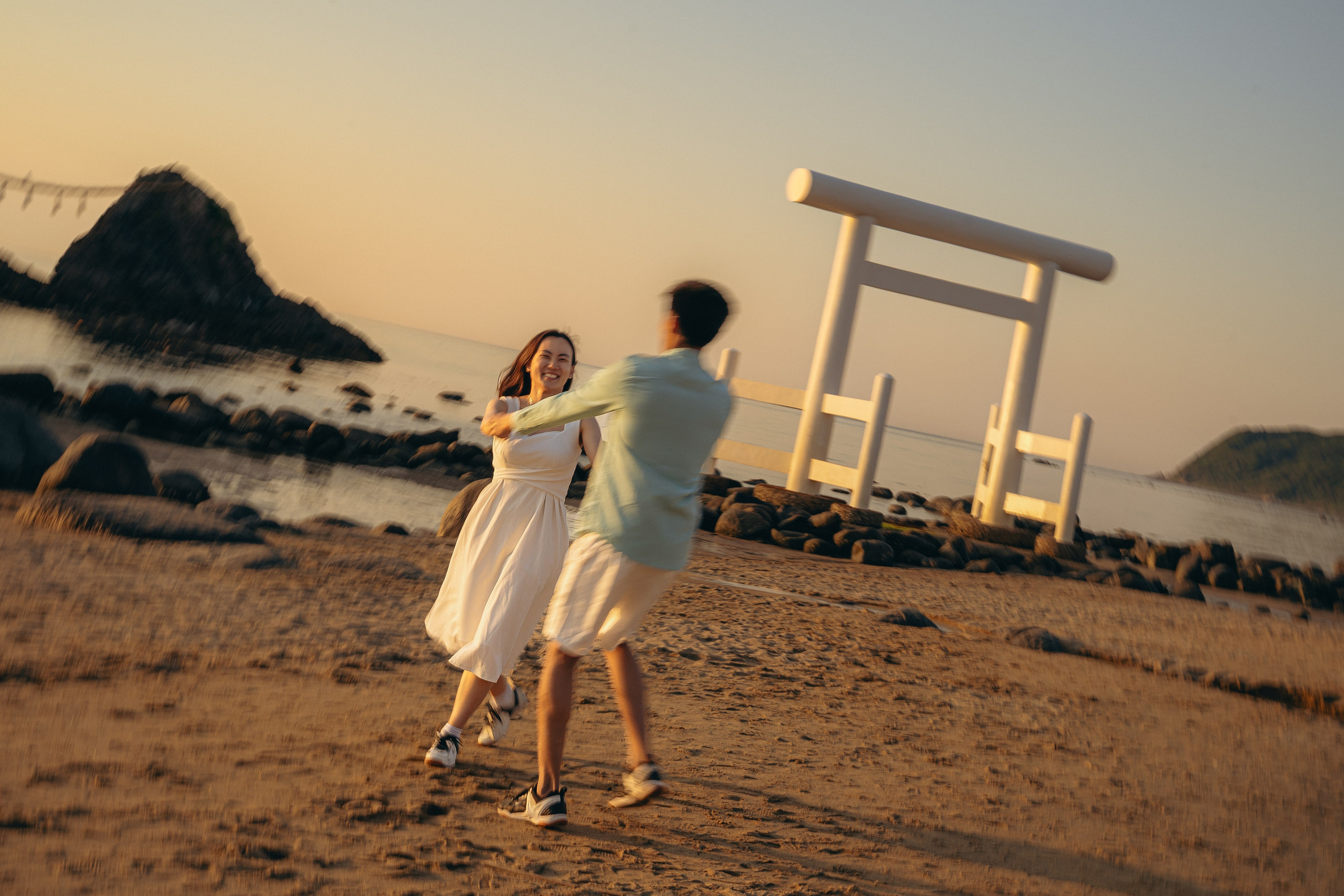 Fukuoka Couple Photoshoot: Roses, Totoro Forest & Sunset Love Story