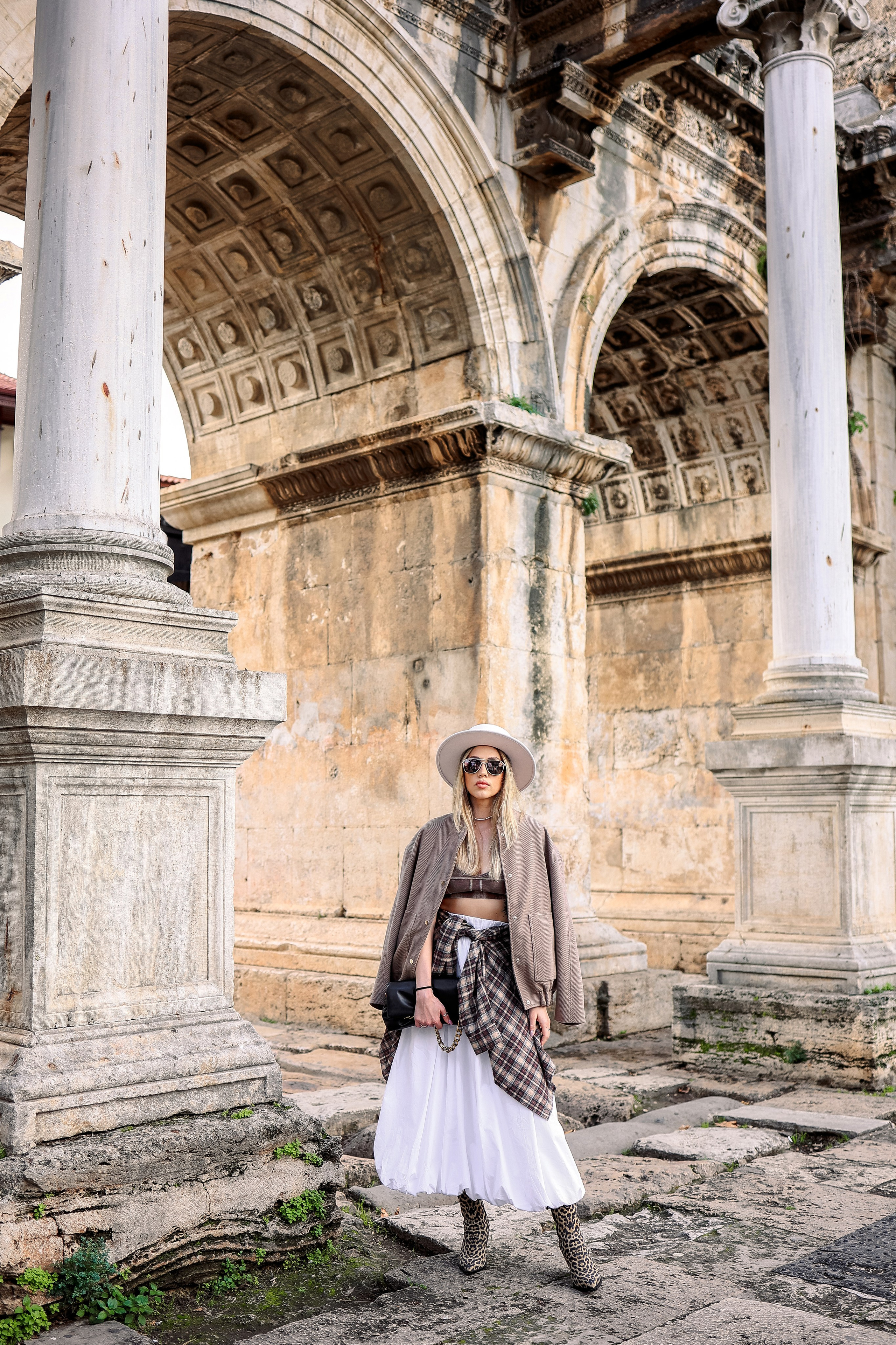 Photoshooting in old town of Antalya. Photographer in Turkey, Antalya, Kemer, Belek, Side, Kas, Fethiye