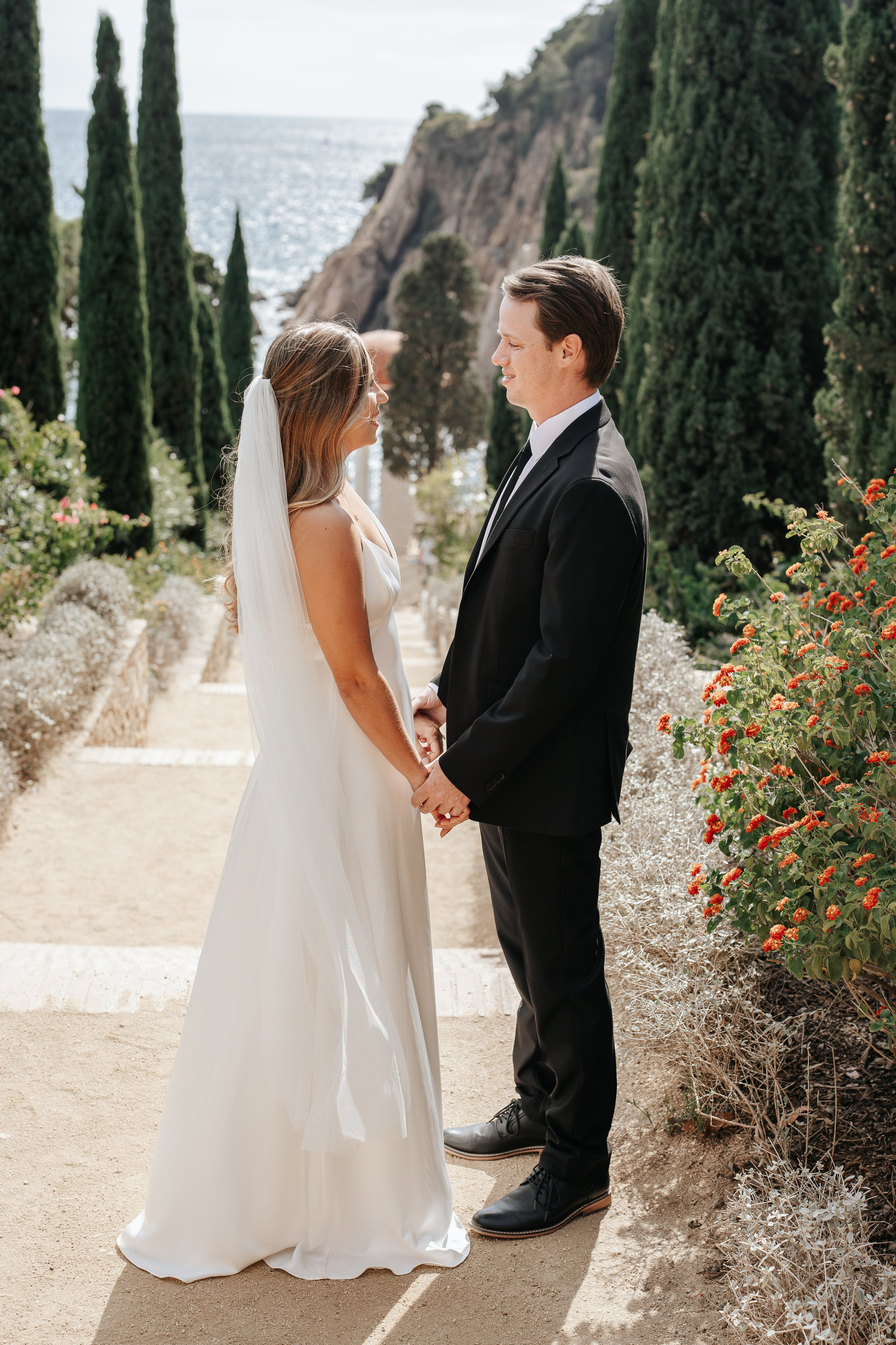 Hunter & Molly, 10/09/2026, Jardi Botanic Marimurtra. Wedding photographer in Girona and Costa Brava| Evgenia Gruntovaya