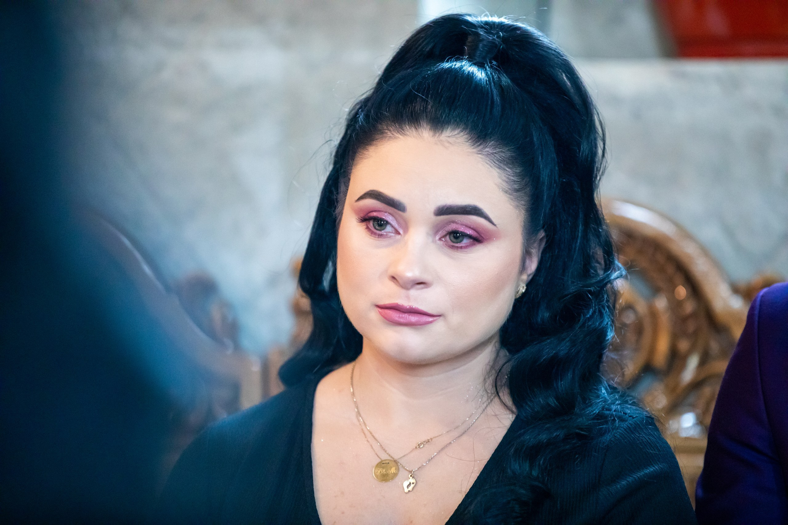 “Bebeluș botezat în biserică, ținut în brațe de nași” • “Detaliu cu lumânarea de botez decorată cu flori albe” • “Părinți emoționați alături de copilul lor la ceremonia de botez” • “Masa festivă de botez cu decor tematic și tort personalizat” • “Momentul în care preotul toarnă apă sfințită pe fruntea bebelușului” “Bebeluș în rochie albă de botez, zâmbind în brațele mamei” • “Detaliu cu cruciulița de botez așezată pe o pernă de satin” • “Părinți și nași aprinzând lumânările în timpul ceremoniei de botez” • “Tort de botez decorat cu figurine tematice și numele copilului” • “Copil botezat dormind liniștit în pătuțul decorat festiv” • “Momentul în care preotul binecuvântează copilul în fața altarului” • “Invitați adunându-se în jurul mesei festive la petrecerea de botez” • “Bebeluș ținând în mână o jucărie personalizată primită la botez” • “Familie fericită pozând împreună după ceremonia de botez” • “Decor tematic cu baloane și flori la locația petrecerii de botez” fotograf Botoșani fotograf evenimente fotograf botez Alin Chirila fotograf alinofotostudio,- Preotul ținându-l pe micuțul Mathias Gabriel la botez, în biserica Înălțarea Domnului, Copălău - Detalii de la botezul lui Mathias – lumânare, trusou și icoană - Familia lui Mathias Gabriel alături de micuț, în ziua botezului - Portret emoționant cu mama și bebelușul în brațe, în biserică,fotograf profesionist evenimente Botoșani, Iași, Suceava, Fălticeni, Bacău, Pașcani, Roman - AlinoFotoStudio by Alin Chirilă - servicii foto nuntă, botez, cununie, ședințe foto creative, albume personalizate, fotografii emoționante și calitative pentru cele mai importante momente din viață,fotograf nuntă Botoșani Alin Chirilă, ședință foto botez Iași - AlinoFotoStudio, servicii fotograf profesionist evenimente Suceava, fotograf cununie civilă Fălticeni - Alin Chirilă, album foto nuntă personalizat Bacău.“Bebeluș botezat în biserică, ținut în brațe de nași” • “Detaliu cu lumânarea de botez decorată cu flori albe” • “Părinți emoționați alături de copilul lor la ceremonia de botez” • “Masa festivă de botez cu decor tematic și tort personalizat” • “Momentul în care preotul toarnă apă sfințită pe fruntea bebelușului” “Bebeluș în rochie albă de botez, zâmbind în brațele mamei” • “Detaliu cu cruciulița de botez așezată pe o pernă de satin” • “Părinți și nași aprinzând lumânările în timpul ceremoniei de botez” • “Tort de botez decorat cu figurine tematice și numele copilului” • “Copil botezat dormind liniștit în pătuțul decorat festiv” • “Momentul în care preotul binecuvântează copilul în fața altarului” • “Invitați adunându-se în jurul mesei festive la petrecerea de botez” • “Bebeluș ținând în mână o jucărie personalizată primită la botez” • “Familie fericită pozând împreună după ceremonia de botez” • “Decor tematic cu baloane și flori la locația petrecerii de botez” fotograf Botoșani fotograf evenimente fotograf botez Alin Chirila fotograf alinofotostudio.fotograf botez Amelis Maria, fotografie botez Botoșani, fotograf Alin Chirilă, amintiri botez, fotografii botez, botez Amelis Maria, fotograf copii, fotografie botez în Botoșani,