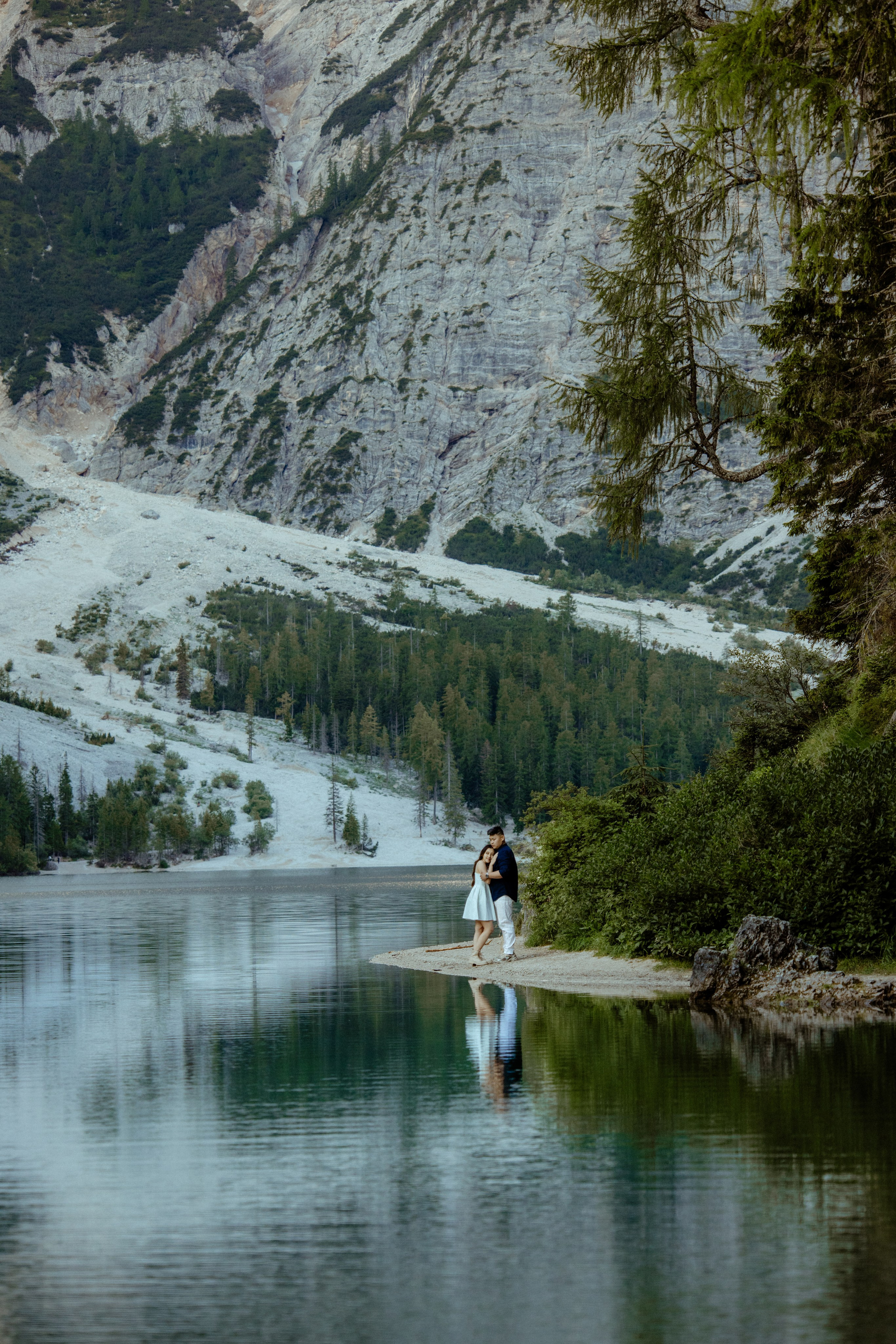 Sunrise proposal at Lago di Braies | Dreamy engagement in the Dolomites. Iceland elopement photographer & videographer
