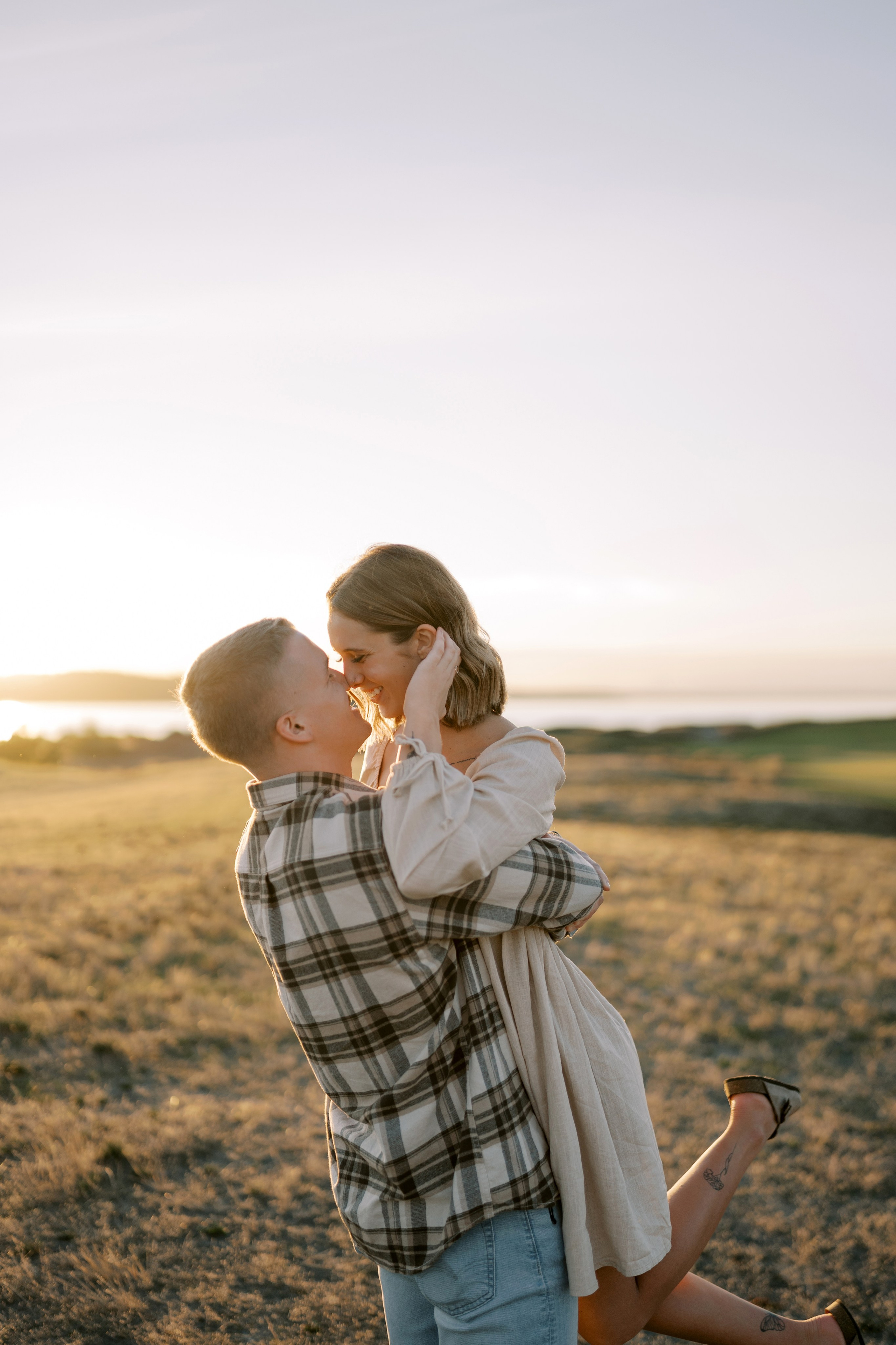 A story of incredible love at sunset. September 2024. Tacoma, Chambers Bay Golf Course. EVAN ARISTOV WEDDING PHOTOGRAPHY — Seattle Wedding Photographer