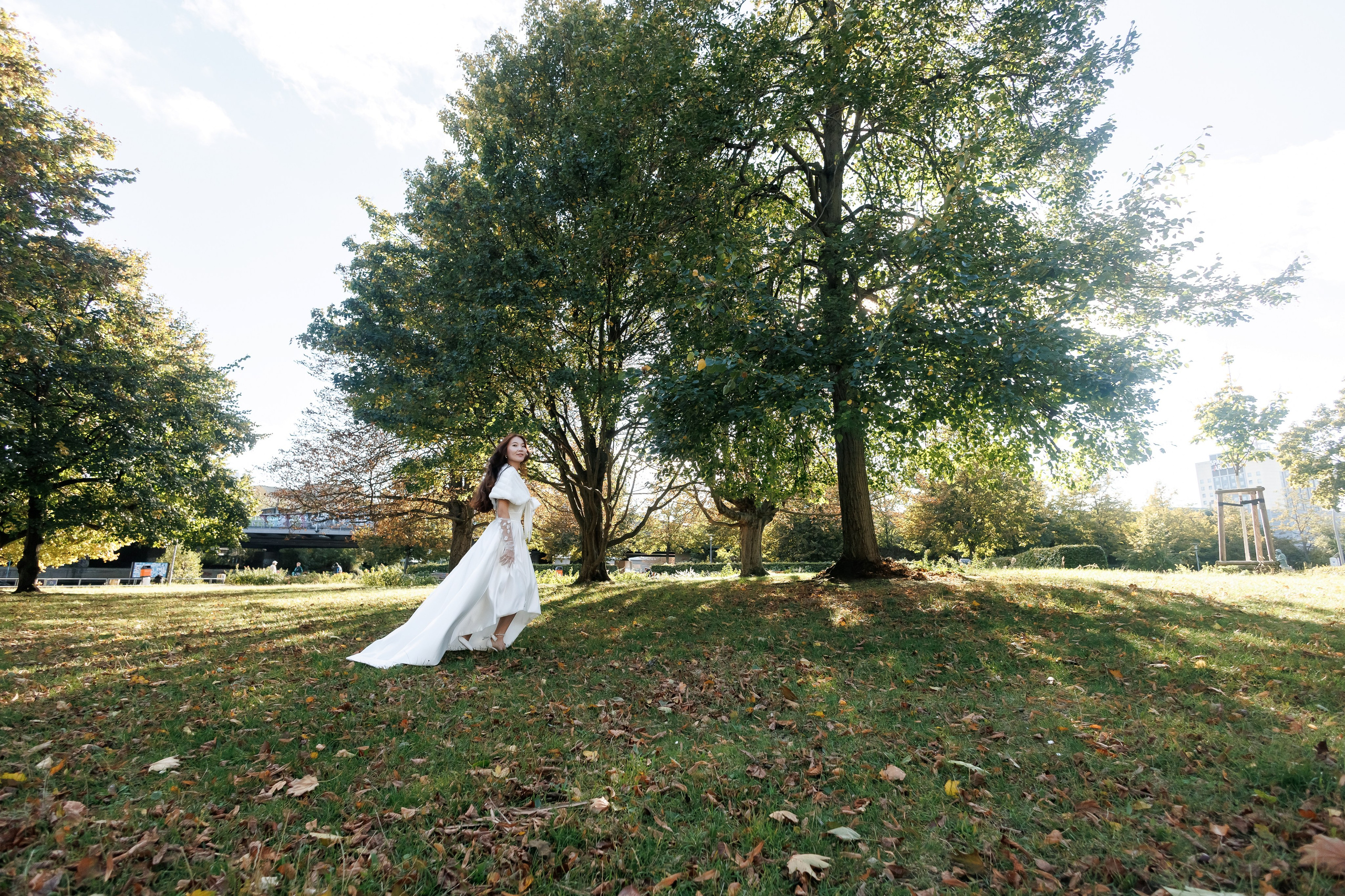 Eine intime Feier vor der großen Hochzeit: Solongo und Victor im Standesamt Spandau. Hochzeitsfotografie in Berlin Nataliia Schütze