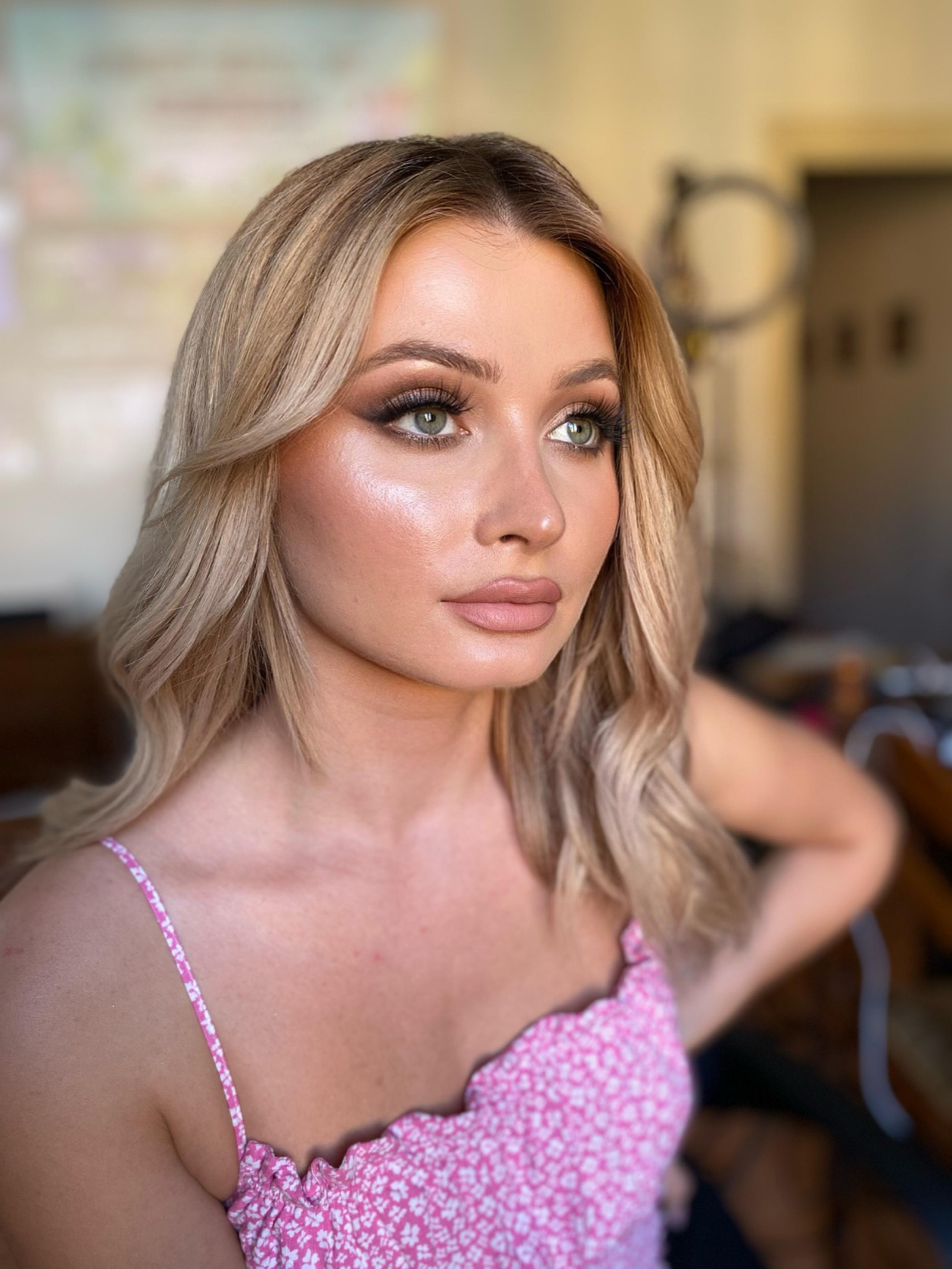 Makeup and hairstyle for your event in Rome — Italy. Makeup artist and hairstylist in Rome Italy | Kate Lisi