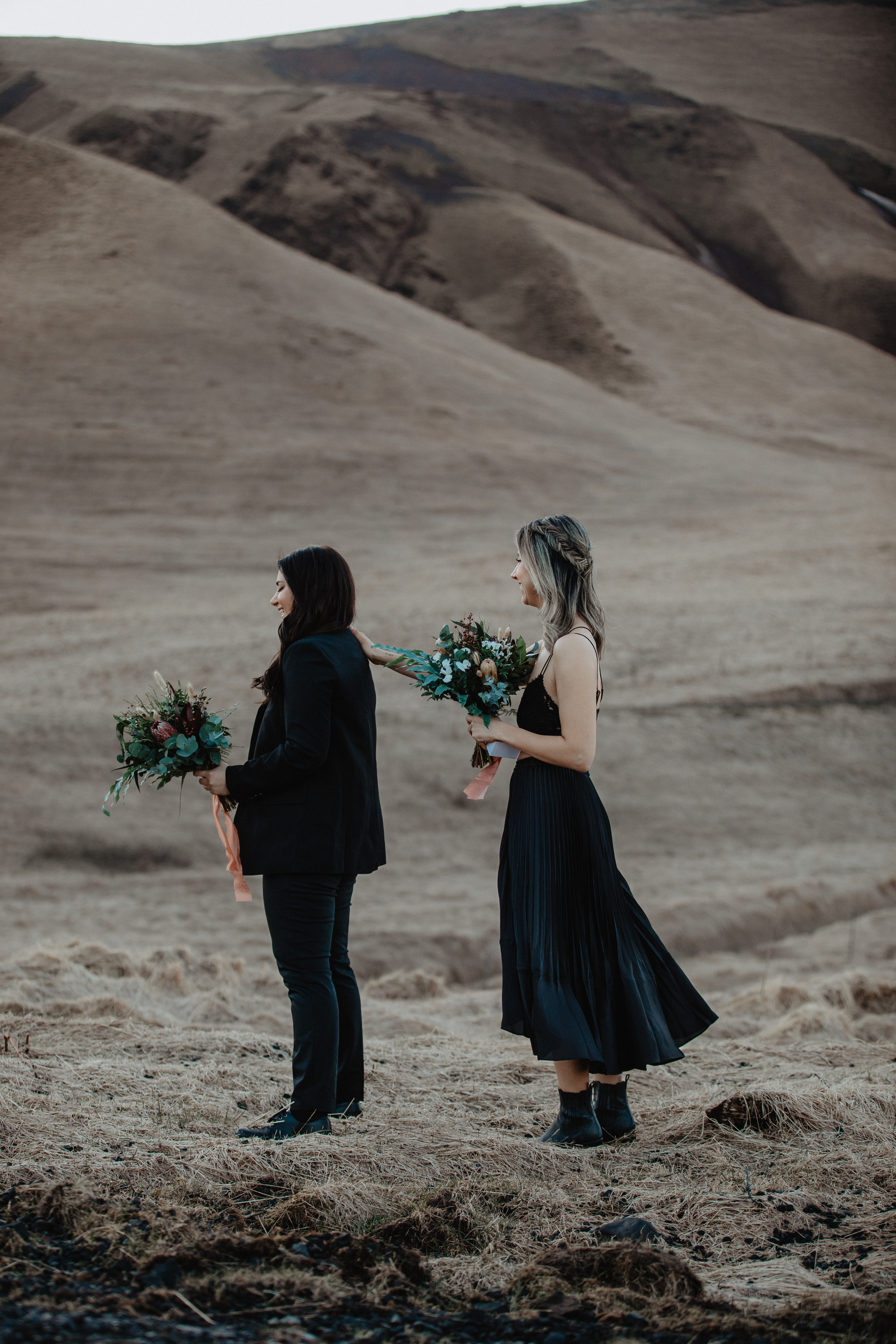 Sunrise elopement at black sand beach in Iceland. Iceland elopement photographer & videographer