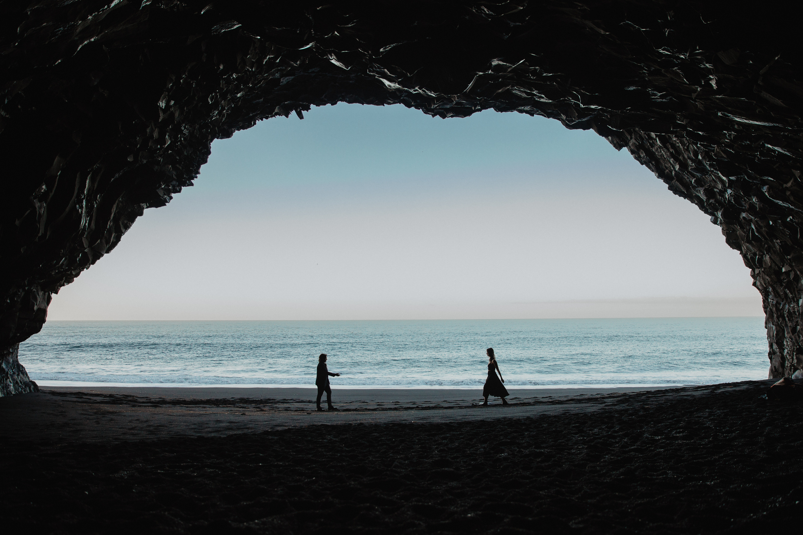 Sunrise elopement at black sand beach in Iceland. Iceland elopement photographer & videographer