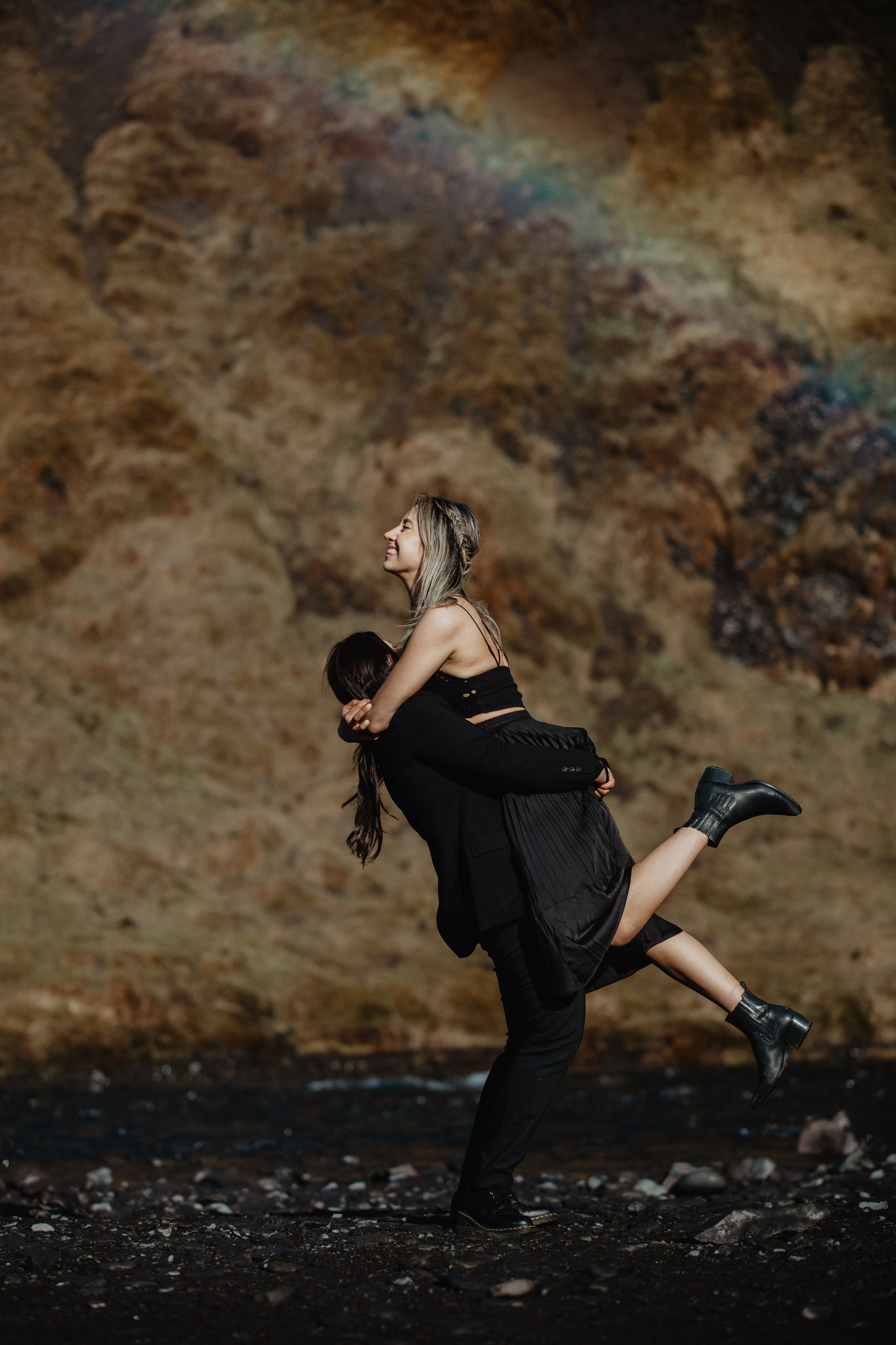 Sunrise elopement at black sand beach in Iceland. Iceland elopement photographer & videographer