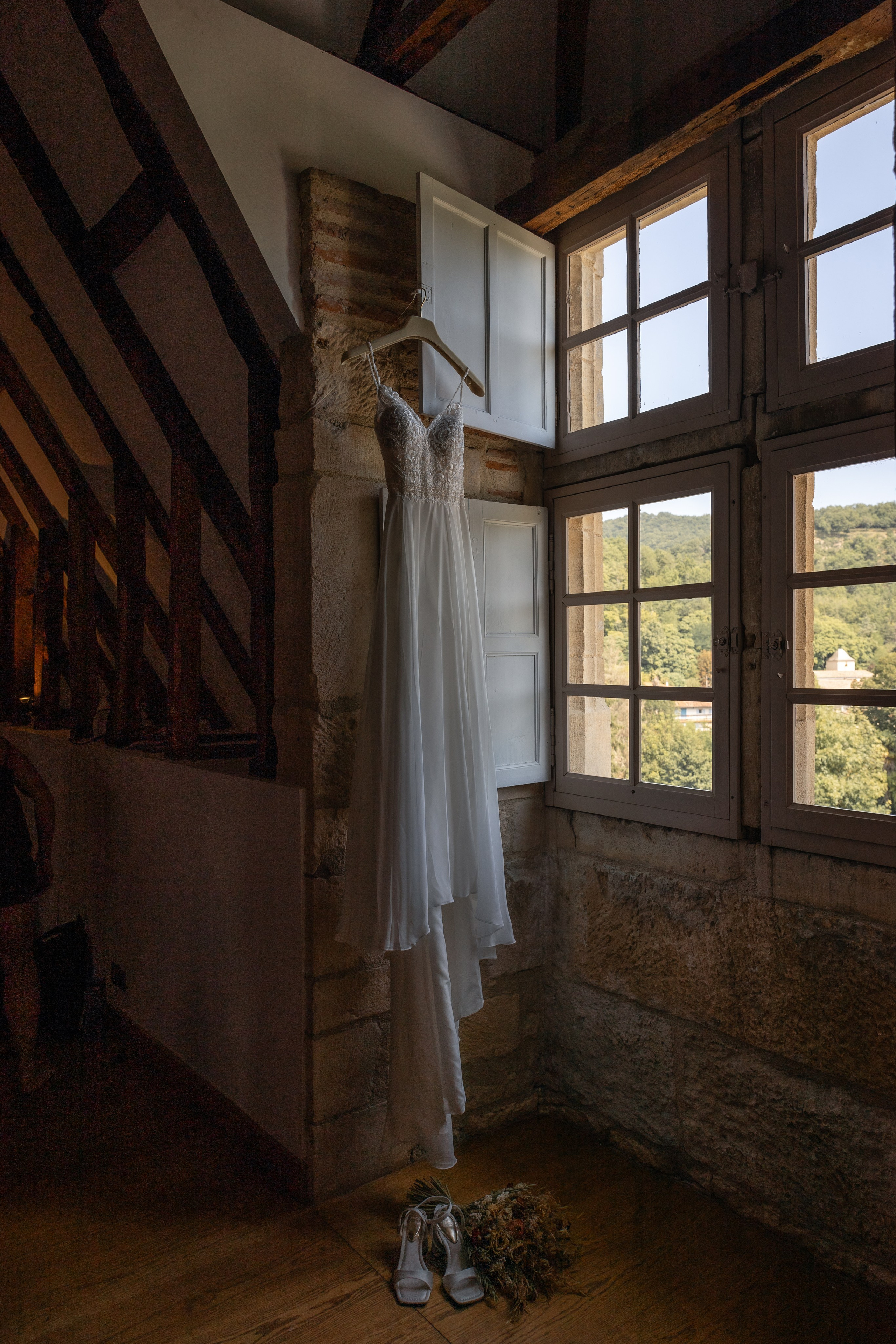 Rachel et Giles. Photo de mariage au Château de Saint-Martory. Eugénie Smirnova — photographe à Toulouse et dans le sud-ouest de la France