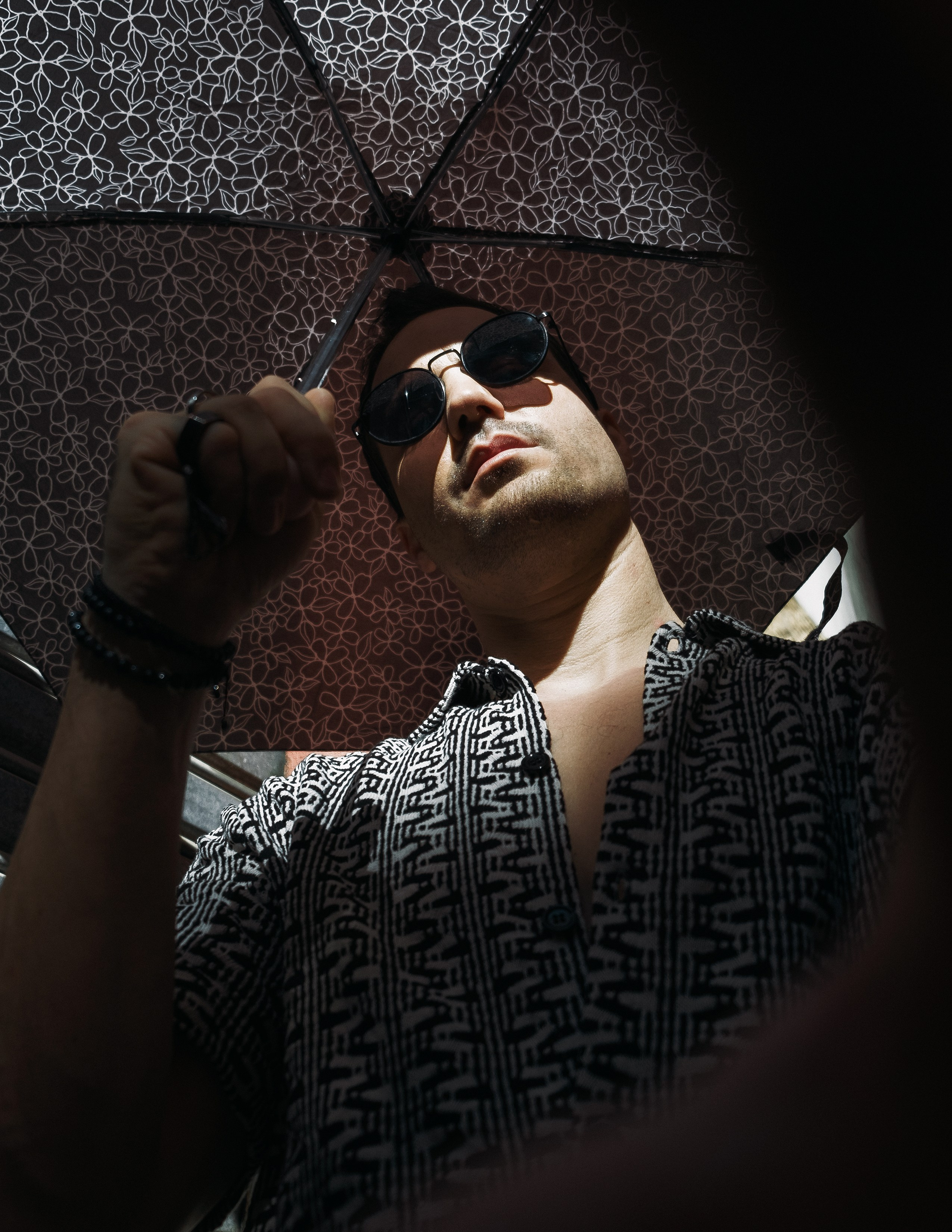 Эффектная фэшн-фотосессия для актера в старом городе Ориуэла — Портретный фотограф в Испании