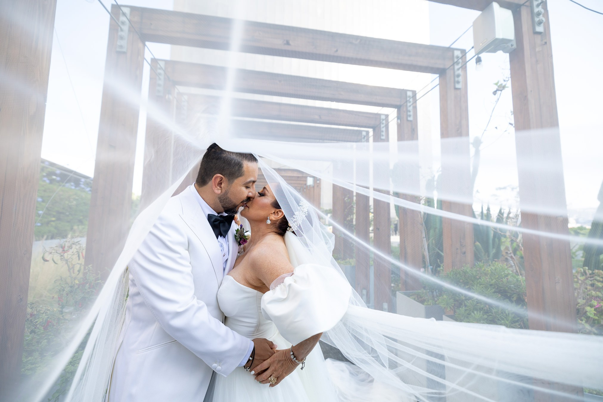 Quartz Boda Tijuana Gabo y Justina. Estudio de fotografia en Tijuana