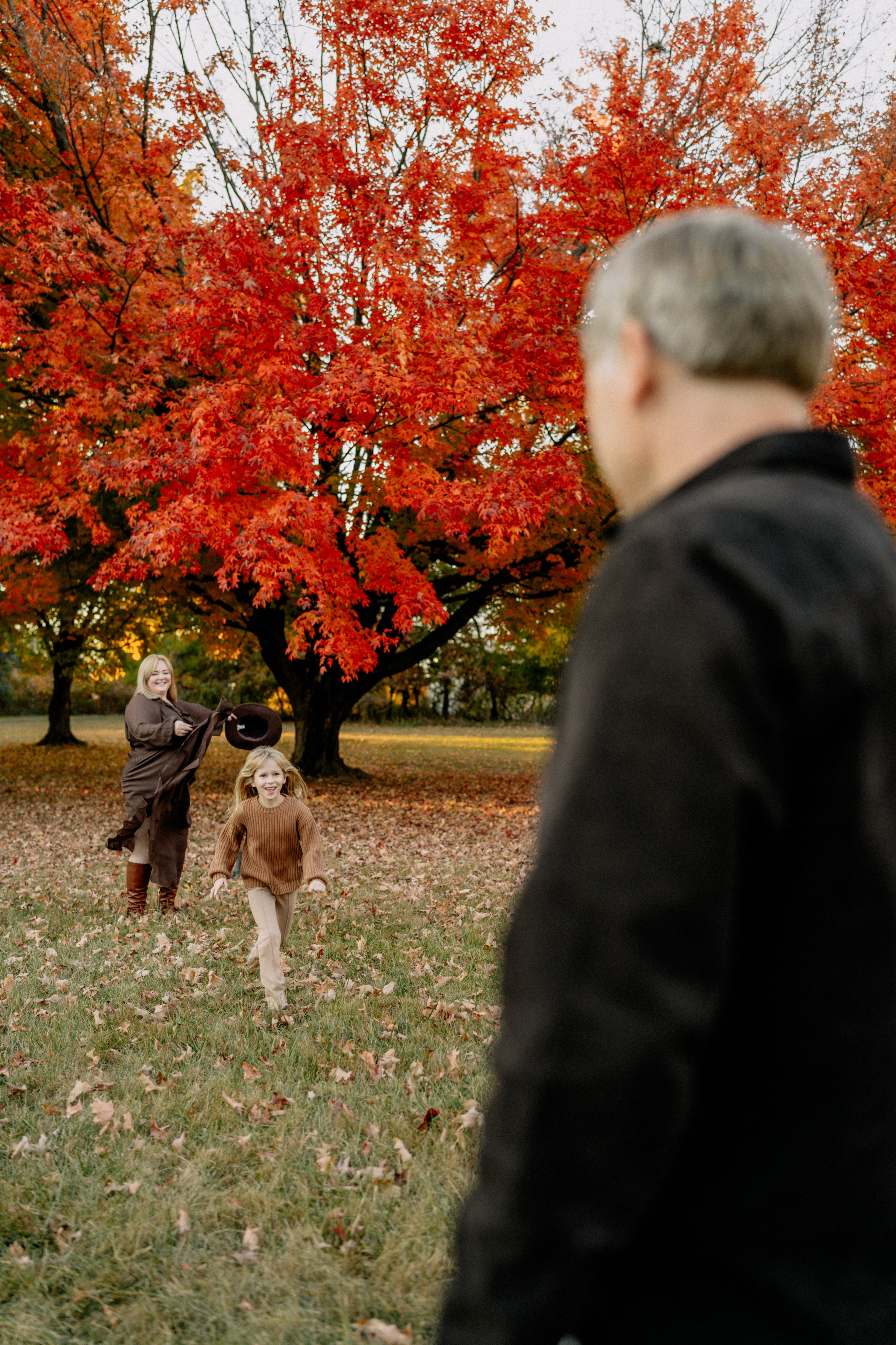 Fall Family Photography – Golden Leaves & Warm Tones. Alisa Tant — Family and newborn photographer Bucks County, Montgomery county, Philadelphia, NJ