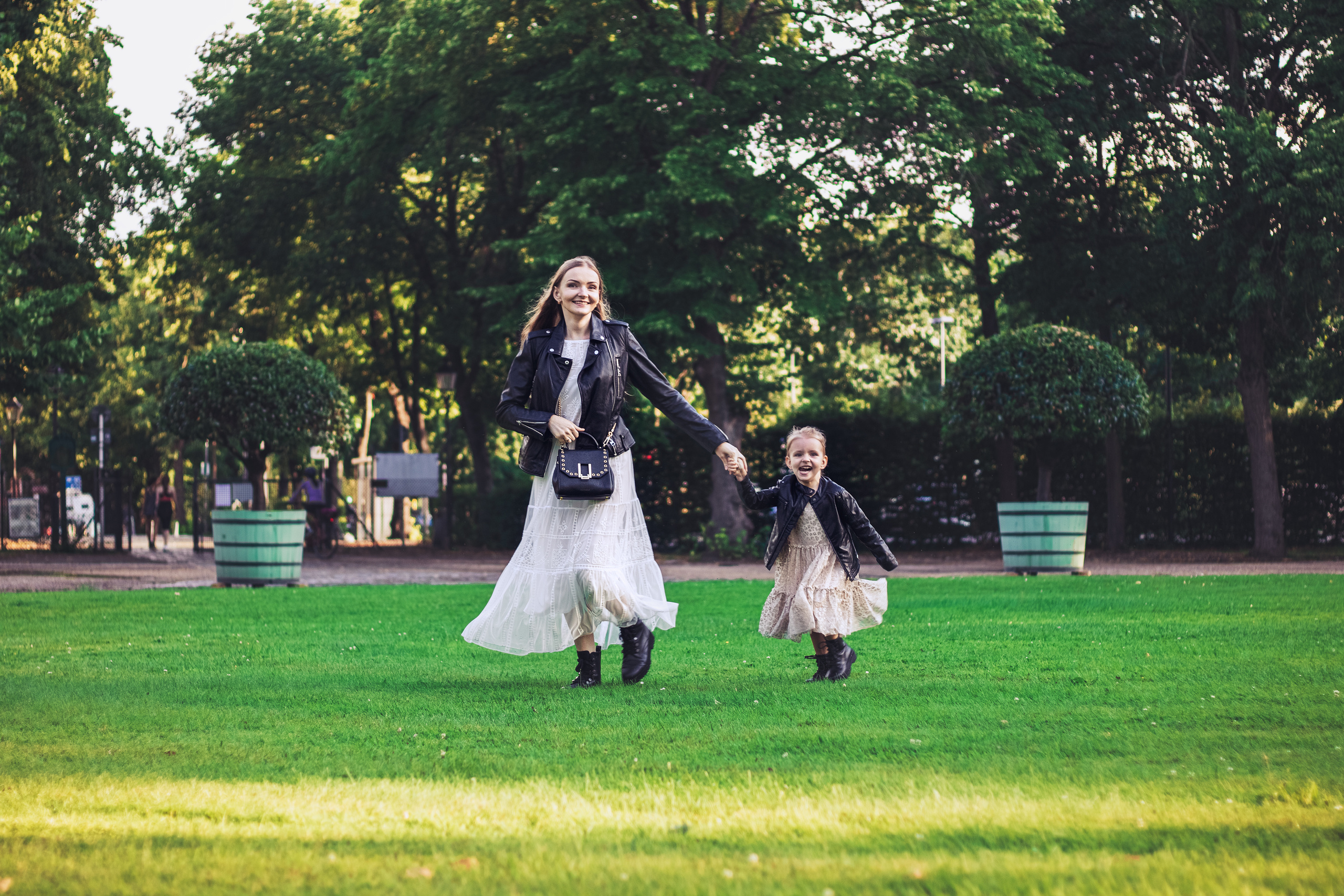 Fotoshooting in Charlottenburg am Sonnenuntergang. Hochzeitsfotografie in Berlin Nataliia Schütze