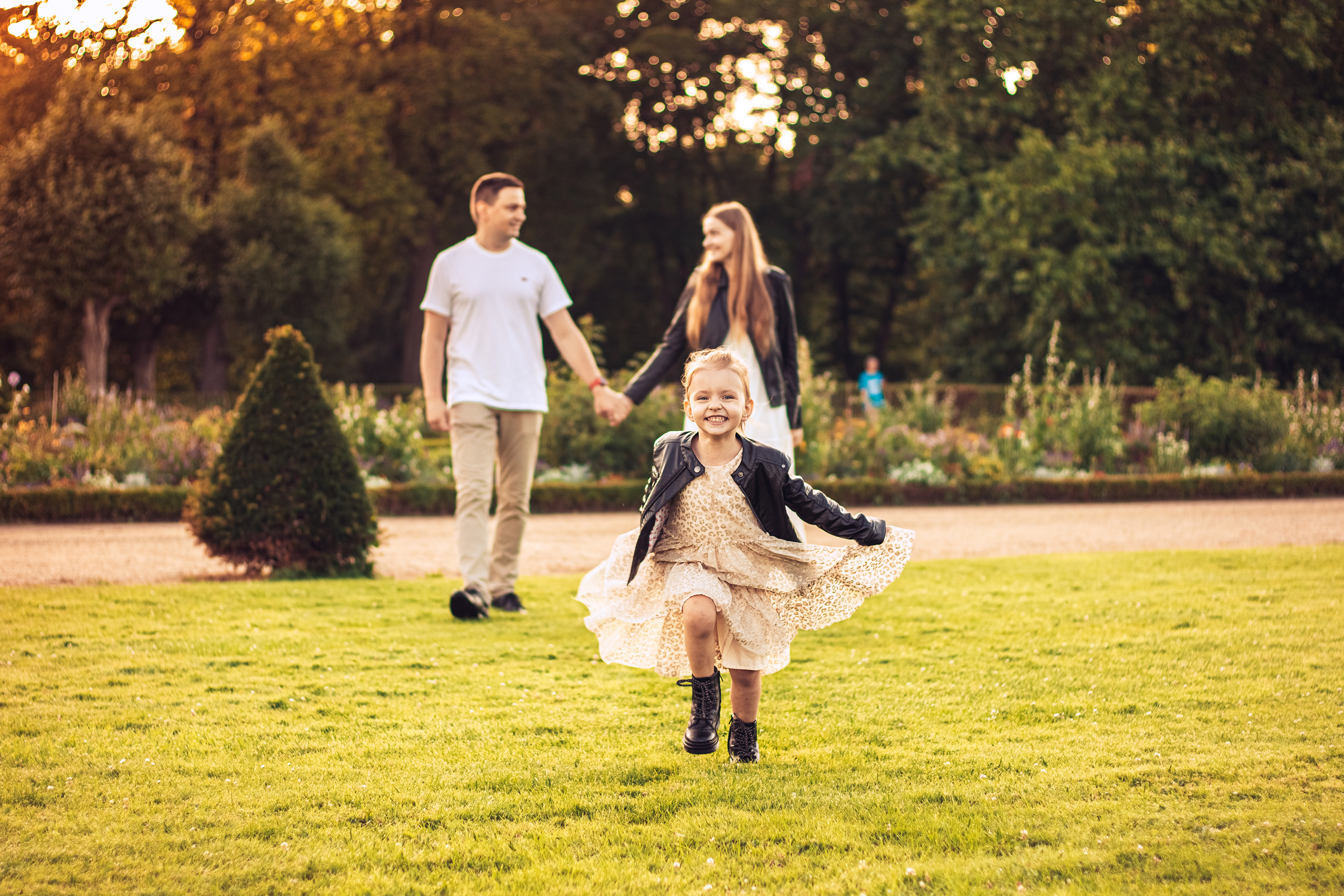 Fotoshooting in Charlottenburg am Sonnenuntergang. Hochzeitsfotografie in Berlin Nataliia Schütze
