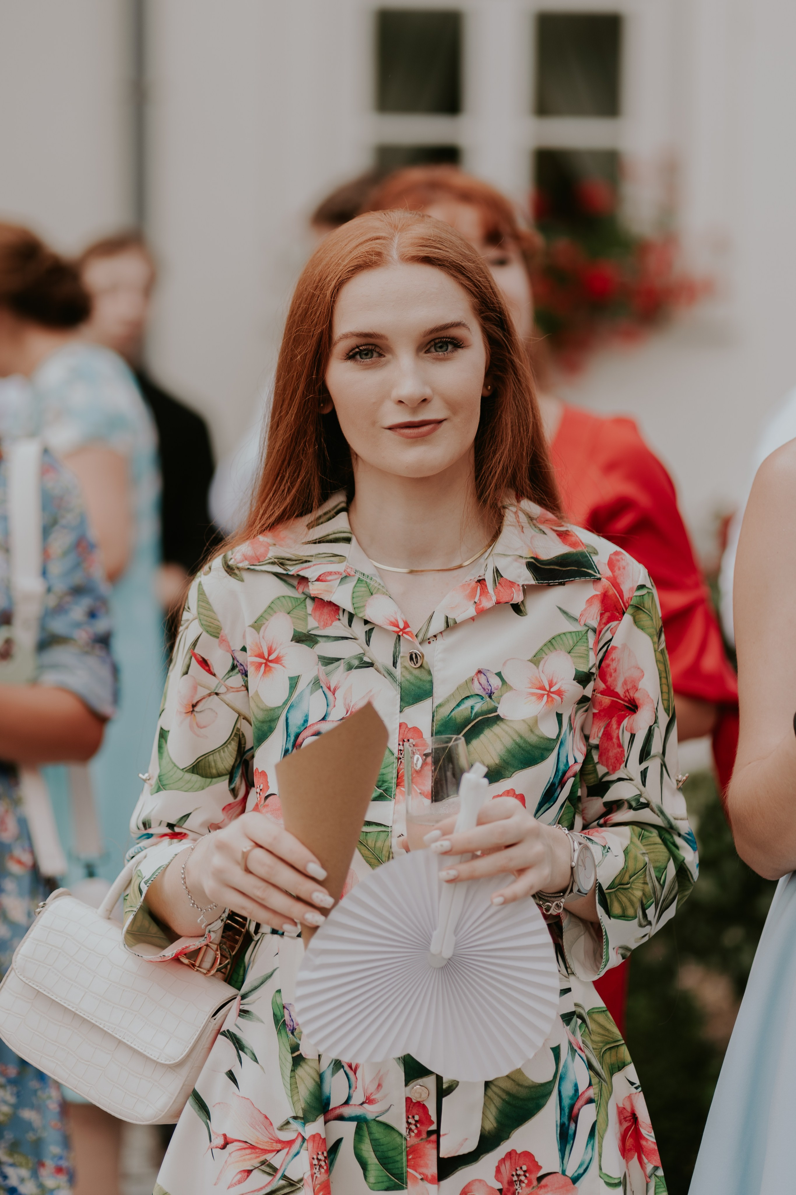 Dwór Wierzbno: plenerowy ślub pod wierzbą. Karkowskafoto - fotografia miłości