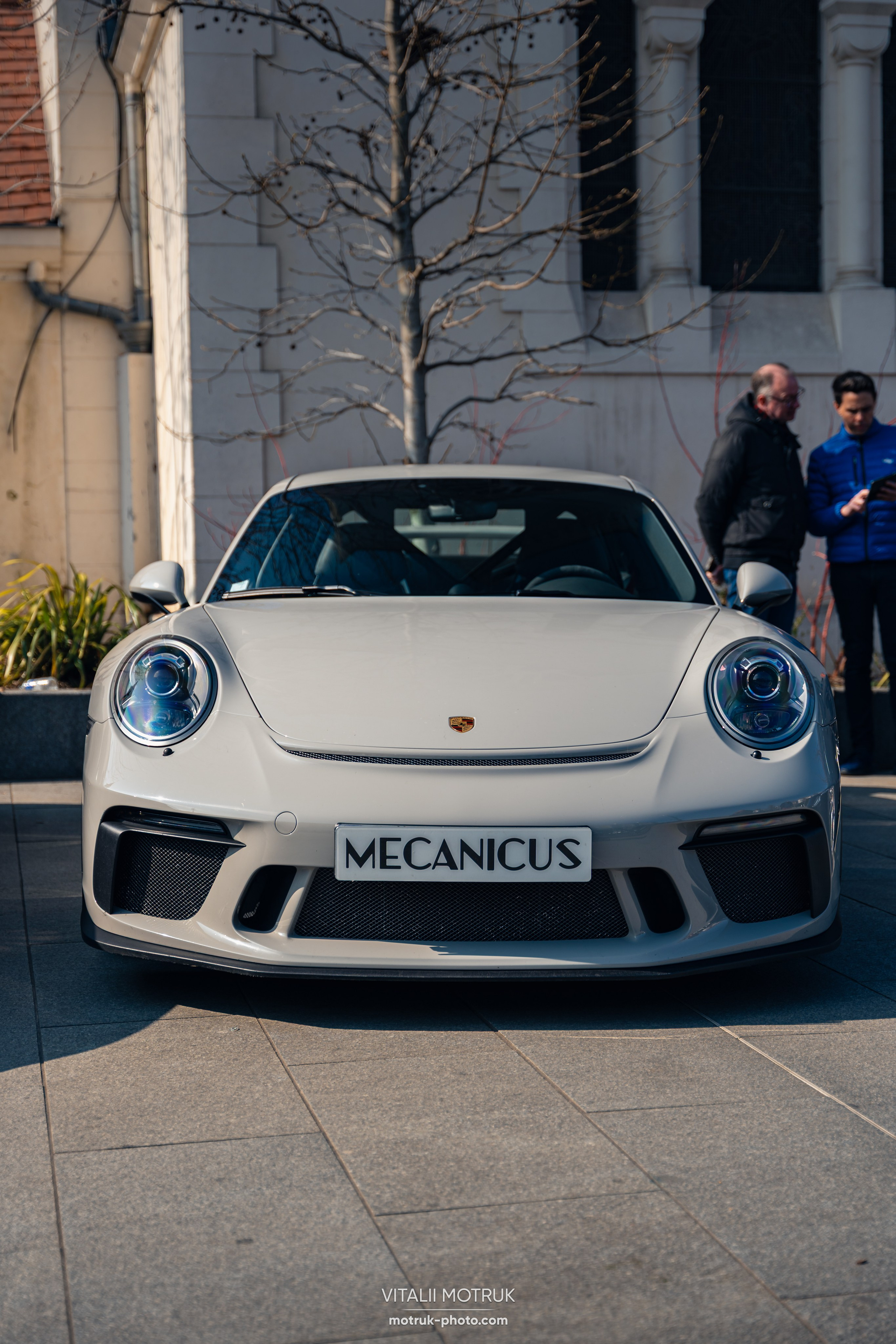 Rassemblement Garenne Colombes — 16 mars. Photographe de voitures à Paris — Vitalii Motruk