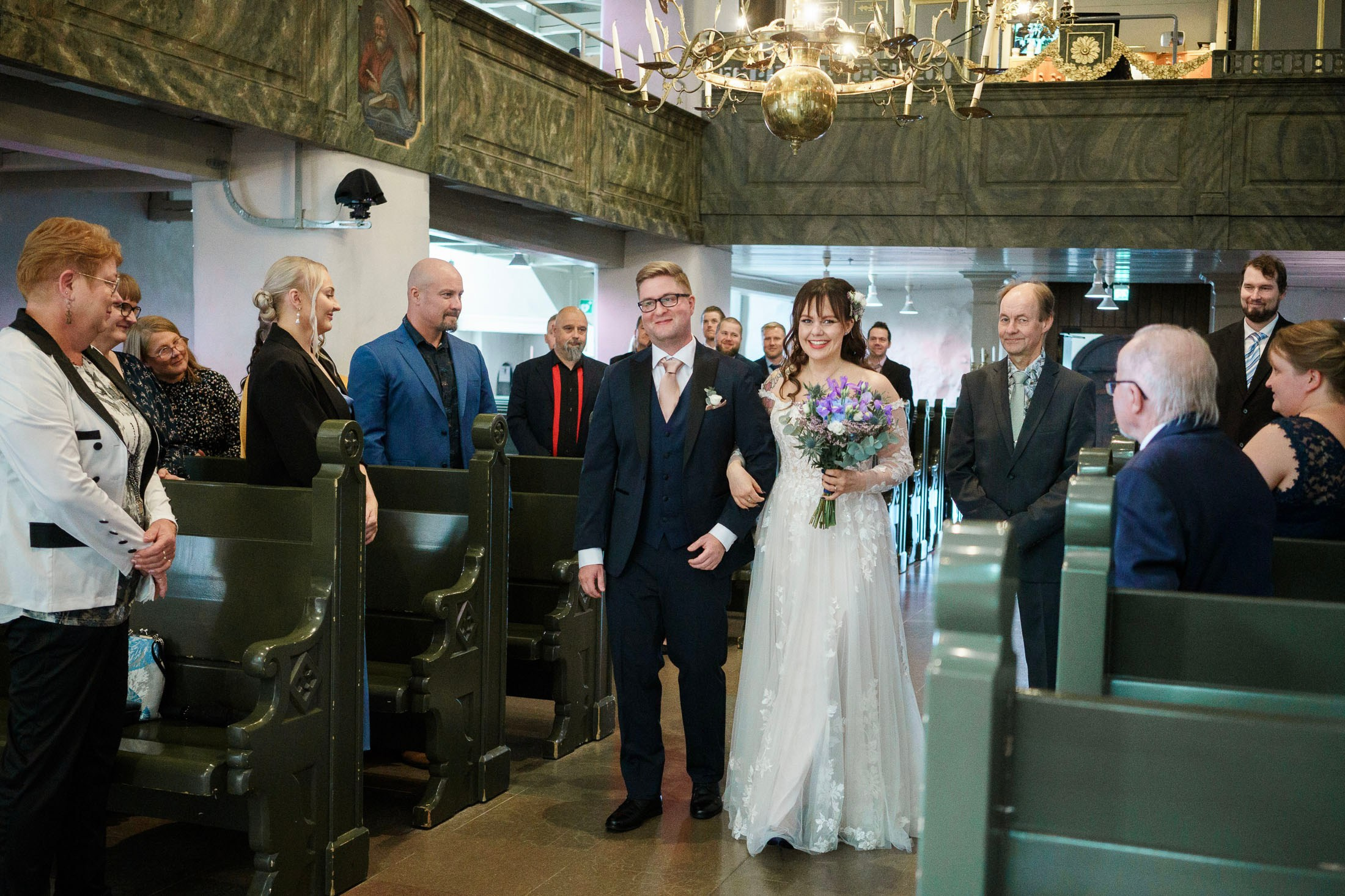 S&J, hääkuvaus Porvoon Tuomiokirkko ja Levinin kellari