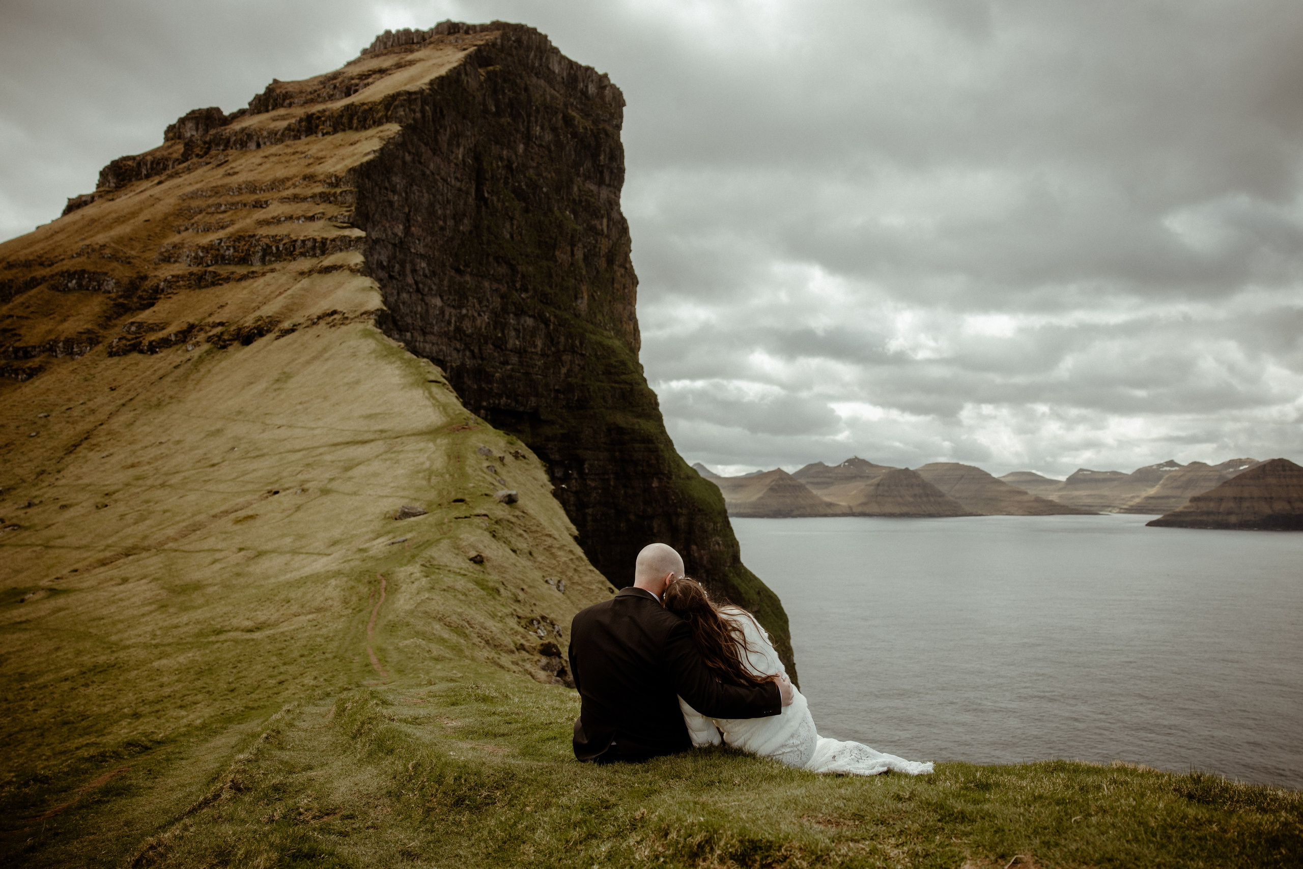 Elope at Faroe islands to celebrate 10 years anniversary. Iceland elopement photographer & videographer