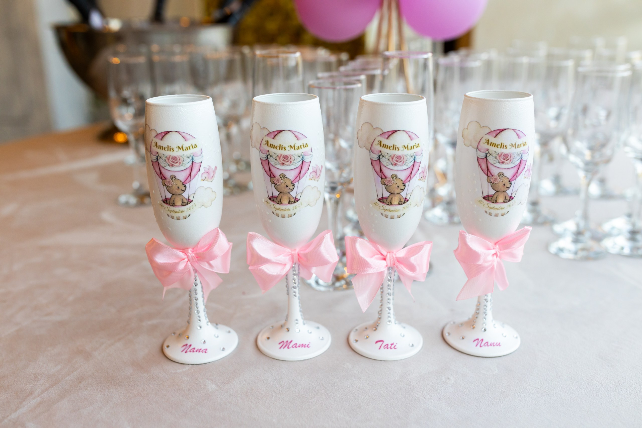 “Bebeluș botezat în biserică, ținut în brațe de nași” • “Detaliu cu lumânarea de botez decorată cu flori albe” • “Părinți emoționați alături de copilul lor la ceremonia de botez” • “Masa festivă de botez cu decor tematic și tort personalizat” • “Momentul în care preotul toarnă apă sfințită pe fruntea bebelușului” “Bebeluș în rochie albă de botez, zâmbind în brațele mamei” • “Detaliu cu cruciulița de botez așezată pe o pernă de satin” • “Părinți și nași aprinzând lumânările în timpul ceremoniei de botez” • “Tort de botez decorat cu figurine tematice și numele copilului” • “Copil botezat dormind liniștit în pătuțul decorat festiv” • “Momentul în care preotul binecuvântează copilul în fața altarului” • “Invitați adunându-se în jurul mesei festive la petrecerea de botez” • “Bebeluș ținând în mână o jucărie personalizată primită la botez” • “Familie fericită pozând împreună după ceremonia de botez” • “Decor tematic cu baloane și flori la locația petrecerii de botez” fotograf Botoșani fotograf evenimente fotograf botez Alin Chirila fotograf alinofotostudio,- Preotul ținându-l pe micuțul Mathias Gabriel la botez, în biserica Înălțarea Domnului, Copălău - Detalii de la botezul lui Mathias – lumânare, trusou și icoană - Familia lui Mathias Gabriel alături de micuț, în ziua botezului - Portret emoționant cu mama și bebelușul în brațe, în biserică,fotograf profesionist evenimente Botoșani, Iași, Suceava, Fălticeni, Bacău, Pașcani, Roman - AlinoFotoStudio by Alin Chirilă - servicii foto nuntă, botez, cununie, ședințe foto creative, albume personalizate, fotografii emoționante și calitative pentru cele mai importante momente din viață,fotograf nuntă Botoșani Alin Chirilă, ședință foto botez Iași - AlinoFotoStudio, servicii fotograf profesionist evenimente Suceava, fotograf cununie civilă Fălticeni - Alin Chirilă, album foto nuntă personalizat Bacău.“Bebeluș botezat în biserică, ținut în brațe de nași” • “Detaliu cu lumânarea de botez decorată cu flori albe” • “Părinți emoționați alături de copilul lor la ceremonia de botez” • “Masa festivă de botez cu decor tematic și tort personalizat” • “Momentul în care preotul toarnă apă sfințită pe fruntea bebelușului” “Bebeluș în rochie albă de botez, zâmbind în brațele mamei” • “Detaliu cu cruciulița de botez așezată pe o pernă de satin” • “Părinți și nași aprinzând lumânările în timpul ceremoniei de botez” • “Tort de botez decorat cu figurine tematice și numele copilului” • “Copil botezat dormind liniștit în pătuțul decorat festiv” • “Momentul în care preotul binecuvântează copilul în fața altarului” • “Invitați adunându-se în jurul mesei festive la petrecerea de botez” • “Bebeluș ținând în mână o jucărie personalizată primită la botez” • “Familie fericită pozând împreună după ceremonia de botez” • “Decor tematic cu baloane și flori la locația petrecerii de botez” fotograf Botoșani fotograf evenimente fotograf botez Alin Chirila fotograf alinofotostudio.fotograf botez Amelis Maria, fotografie botez Botoșani, fotograf Alin Chirilă, amintiri botez, fotografii botez, botez Amelis Maria, fotograf copii, fotografie botez în Botoșani,