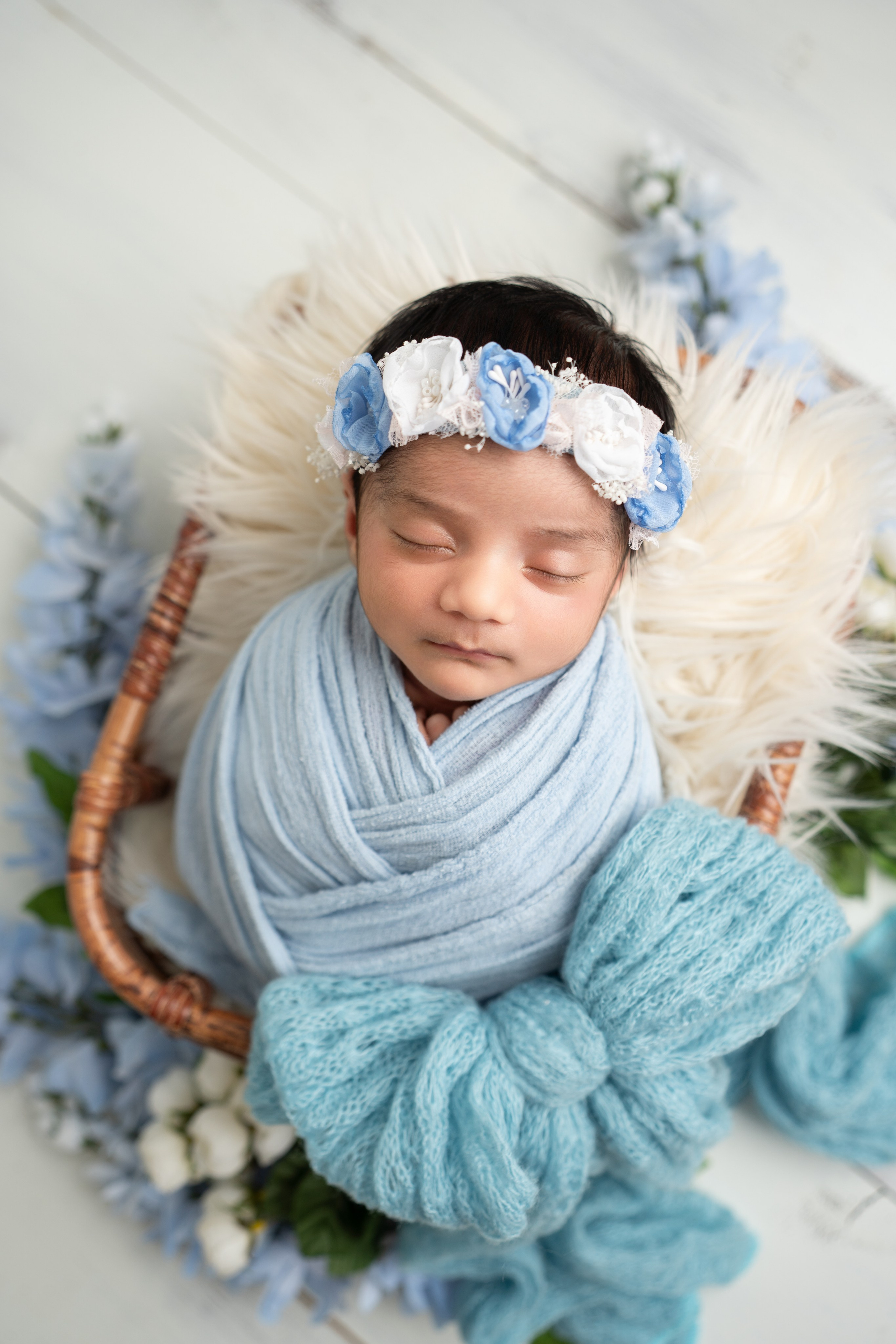 Posed Newborn. Maternity, family and newborn photography in San Francisco Bay Area